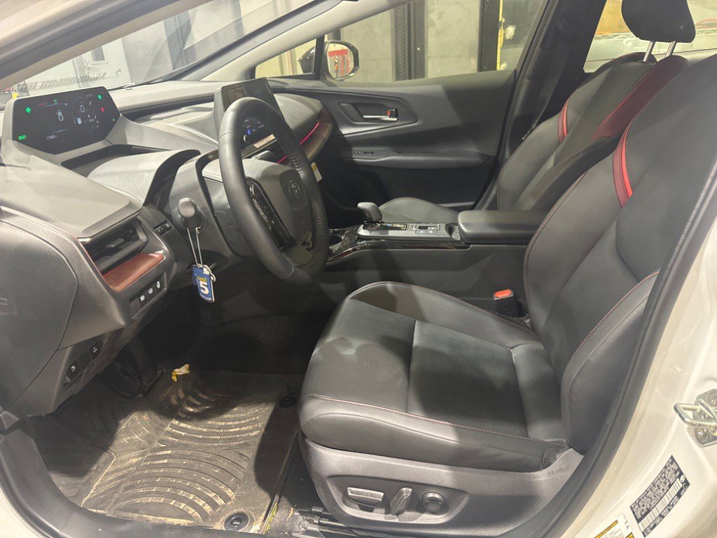 2026 Toyota Prius Plug-In Hybrid XSE photo 5