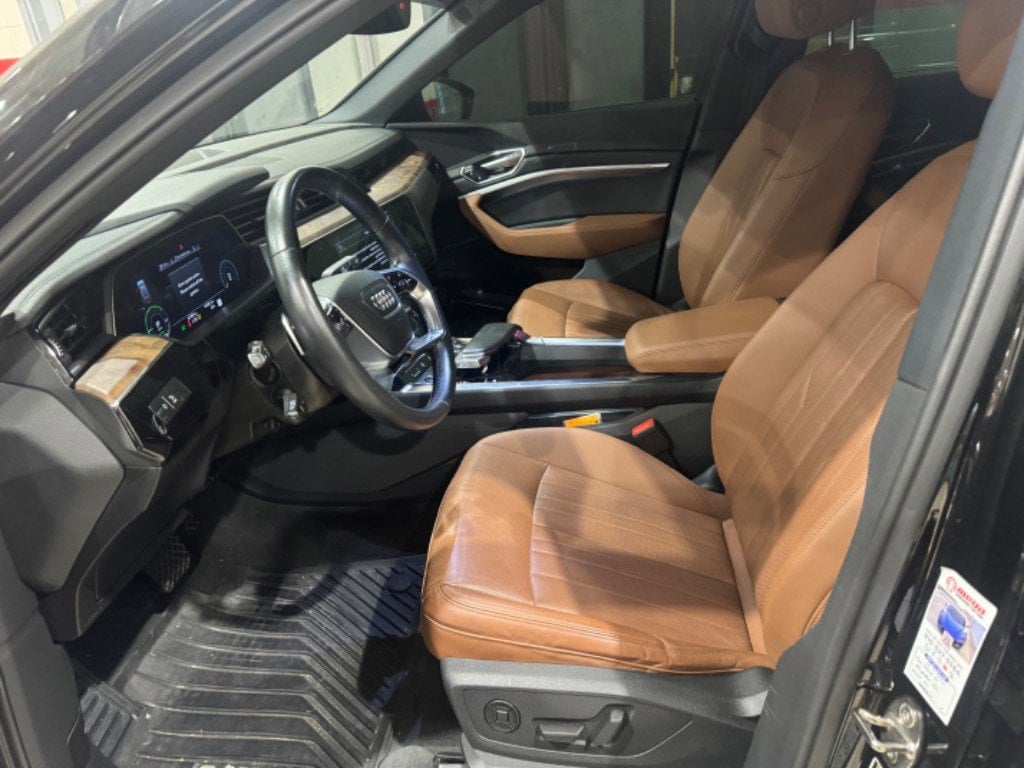 2022 Audi e-tron Premium Plus photo 6