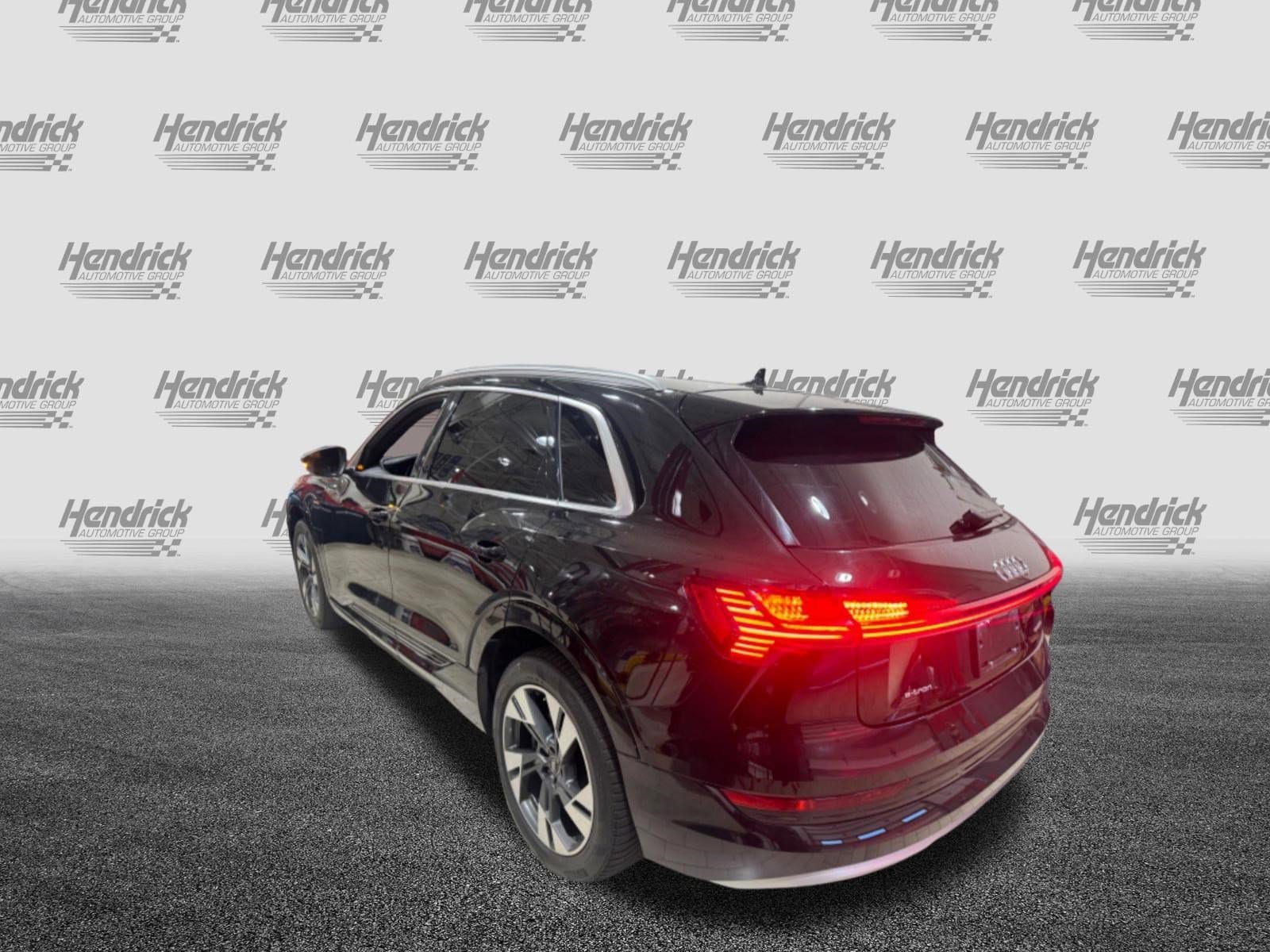2022 Audi e-tron Premium Plus photo 4
