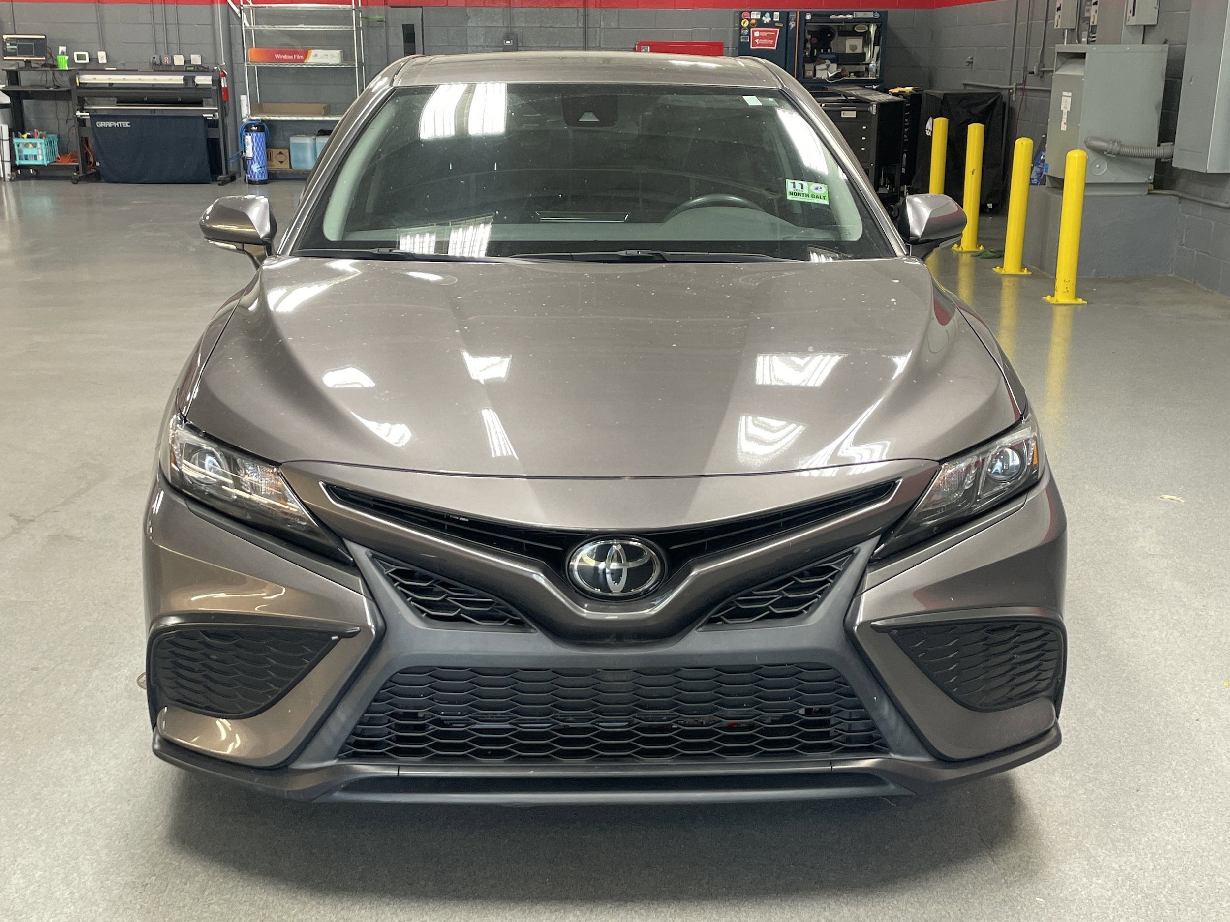 2023 Toyota Camry SE photo 2