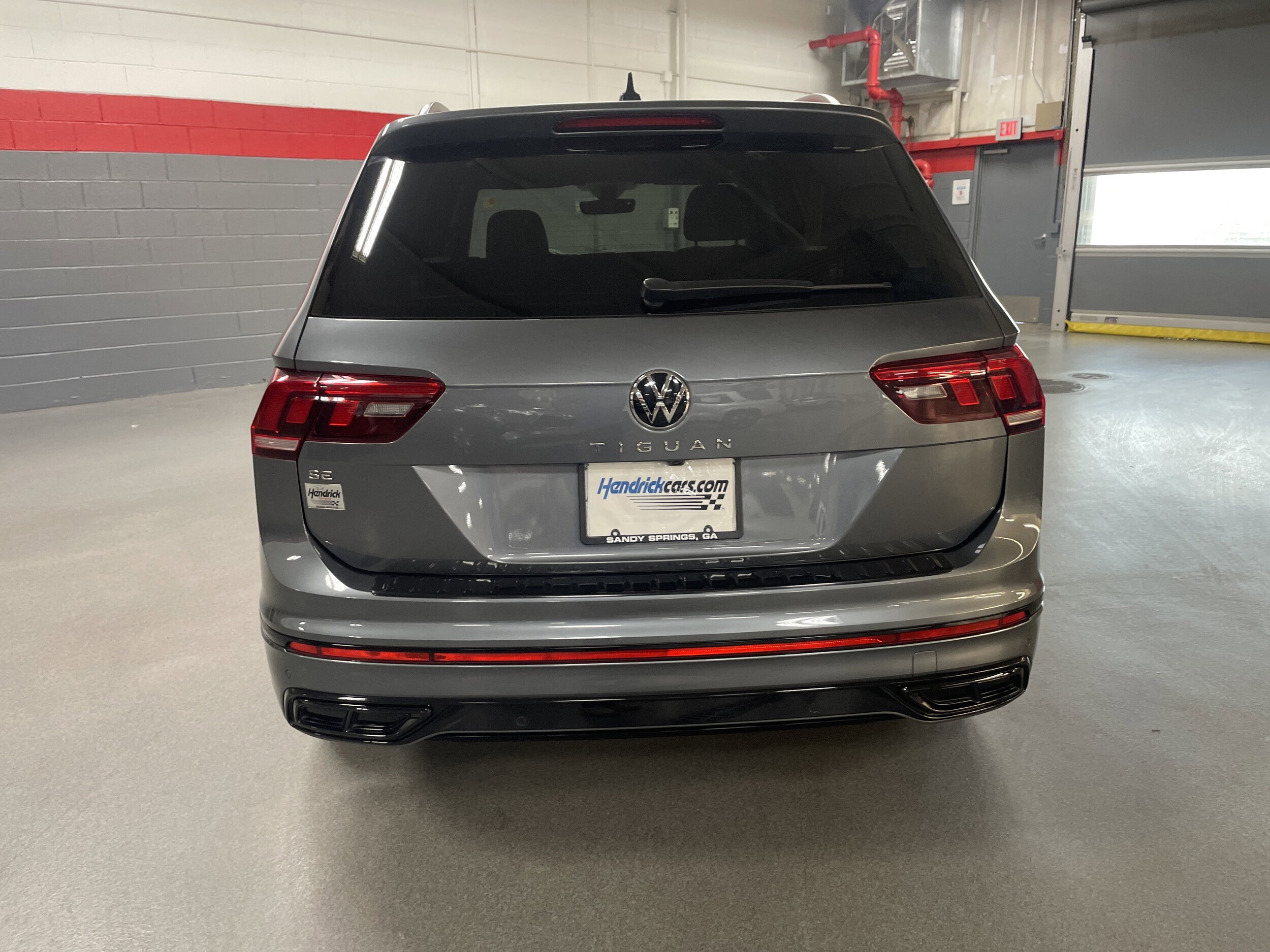 2023 Volkswagen Tiguan SE R-Line Black photo 3