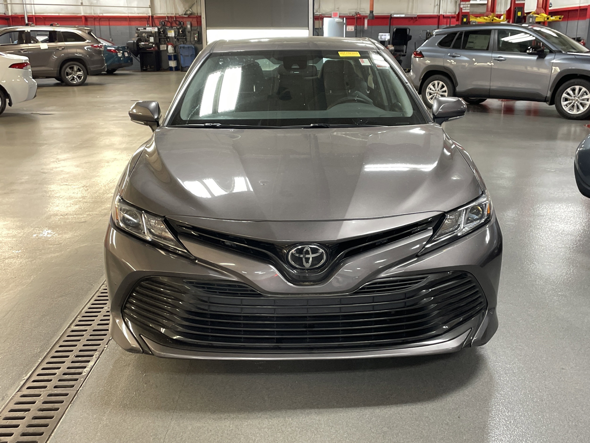 2019 Toyota Camry LE photo 2
