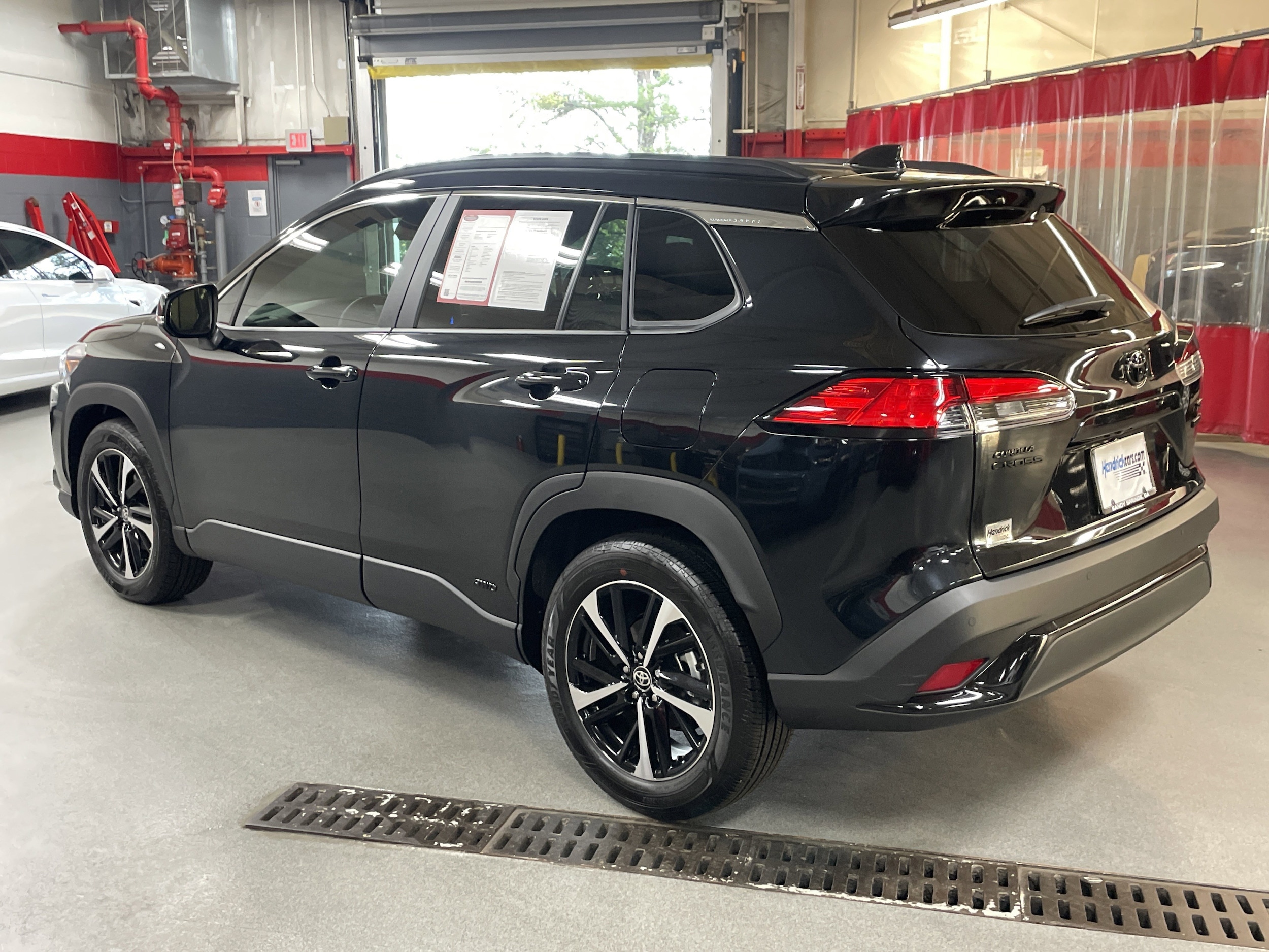 2024 Toyota Corolla Cross Hybrid XSE photo 6