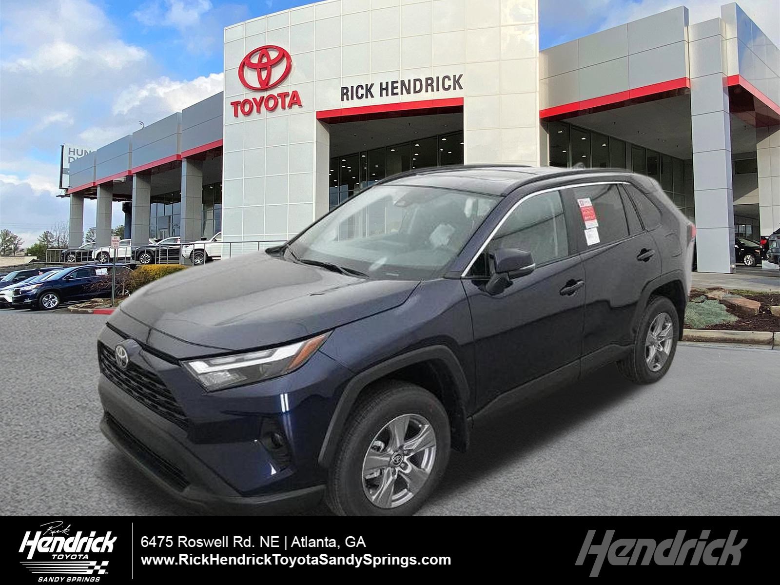 2025 Toyota RAV4 XLE's photo