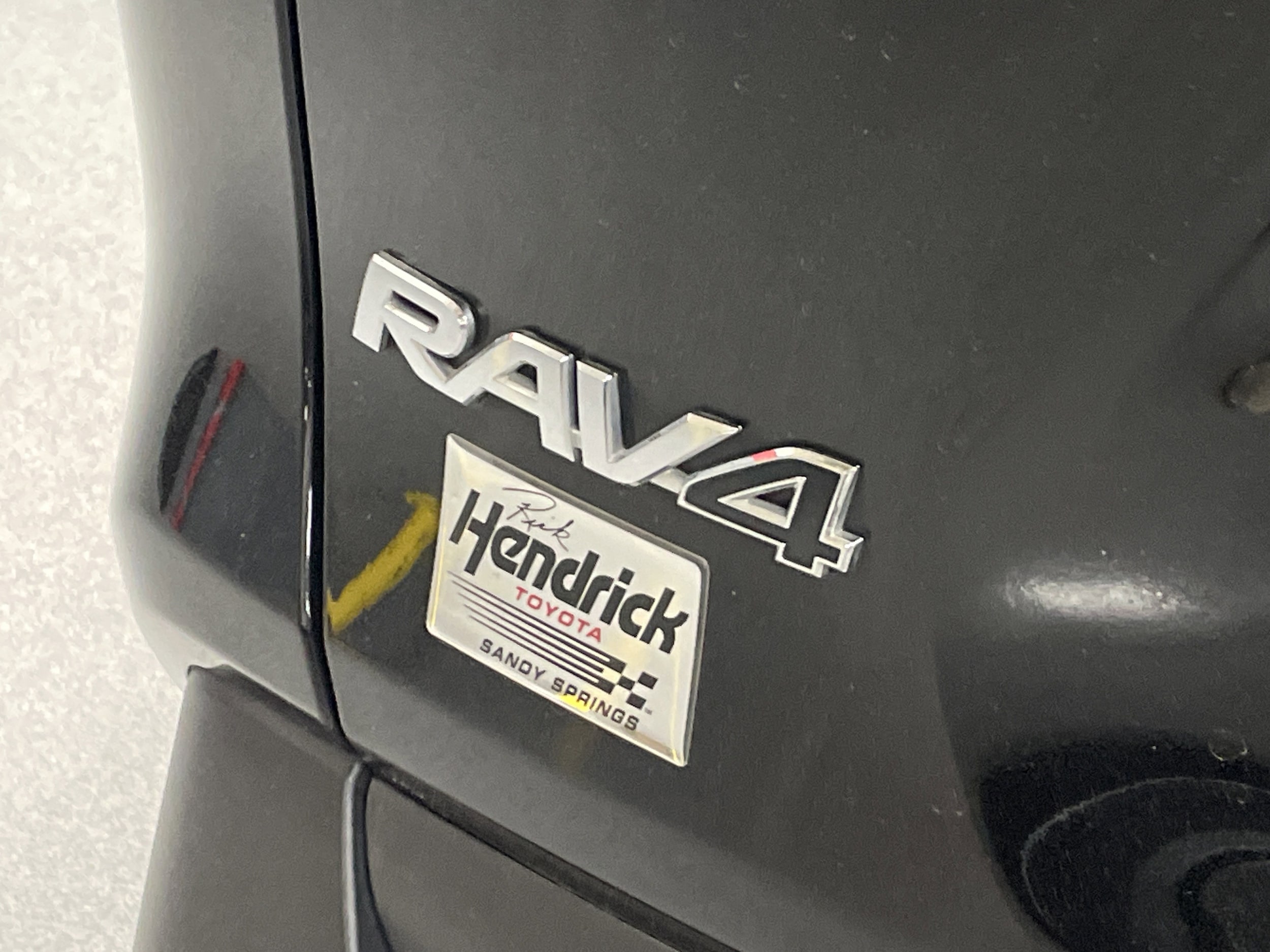 2025 Toyota RAV4 Hybrid XLE photo 6