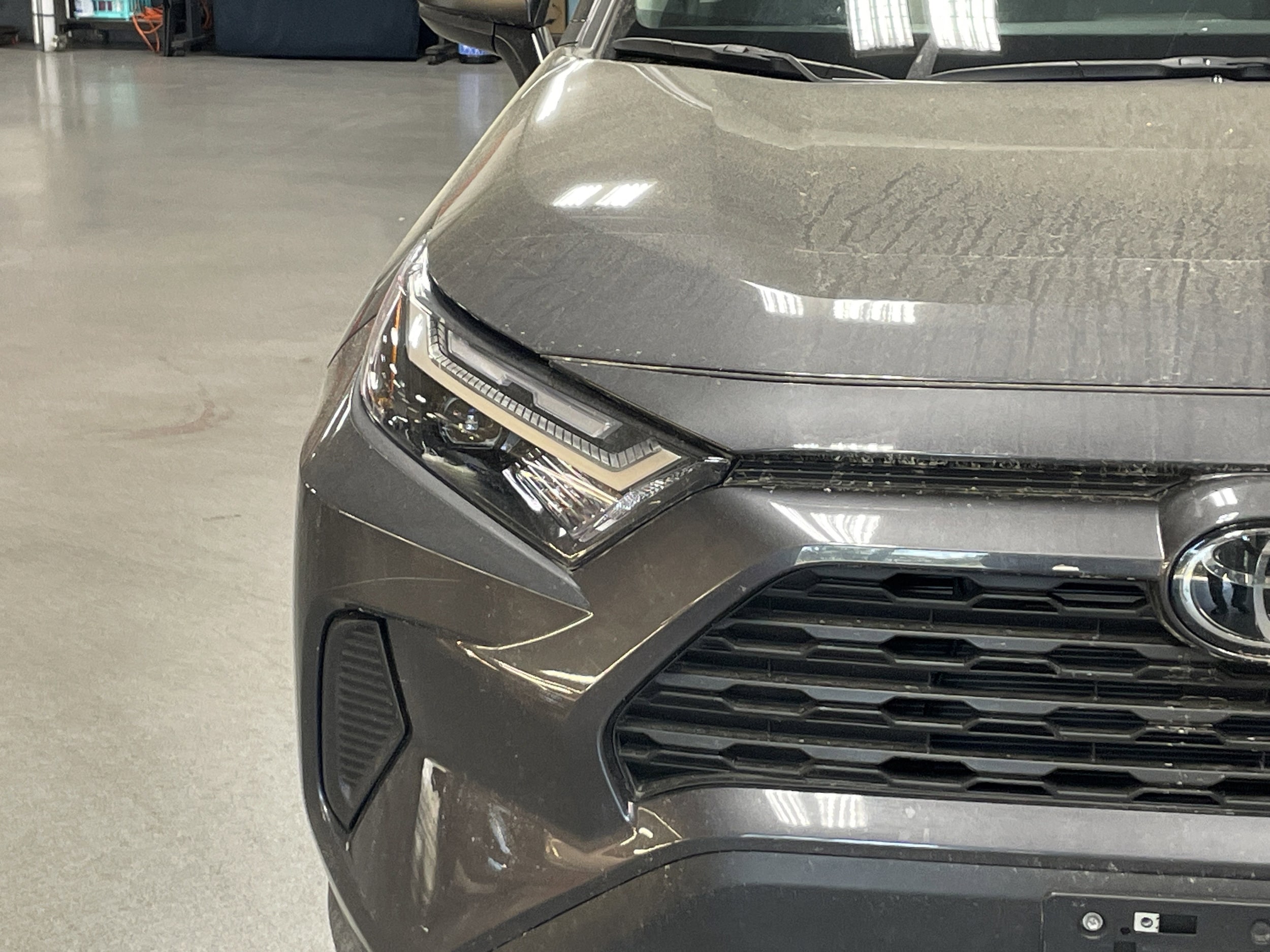 2025 Toyota RAV4 LE photo 4