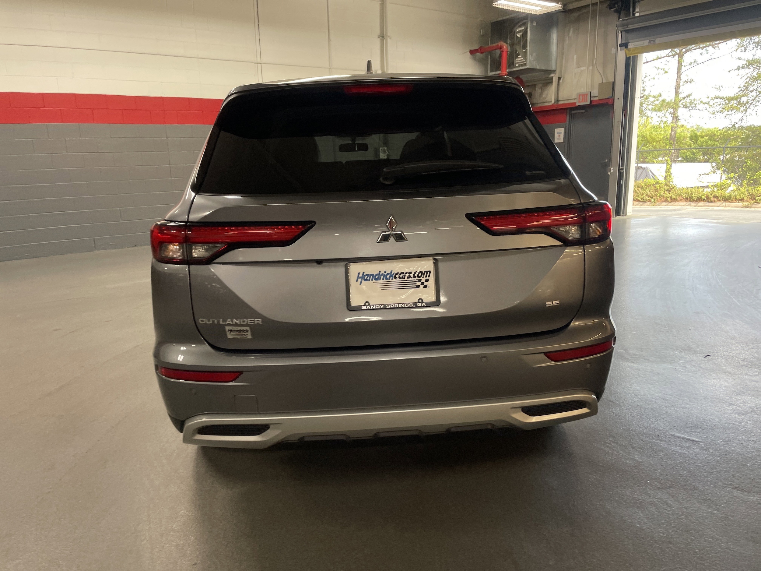 2024 Mitsubishi Outlander SE photo 3