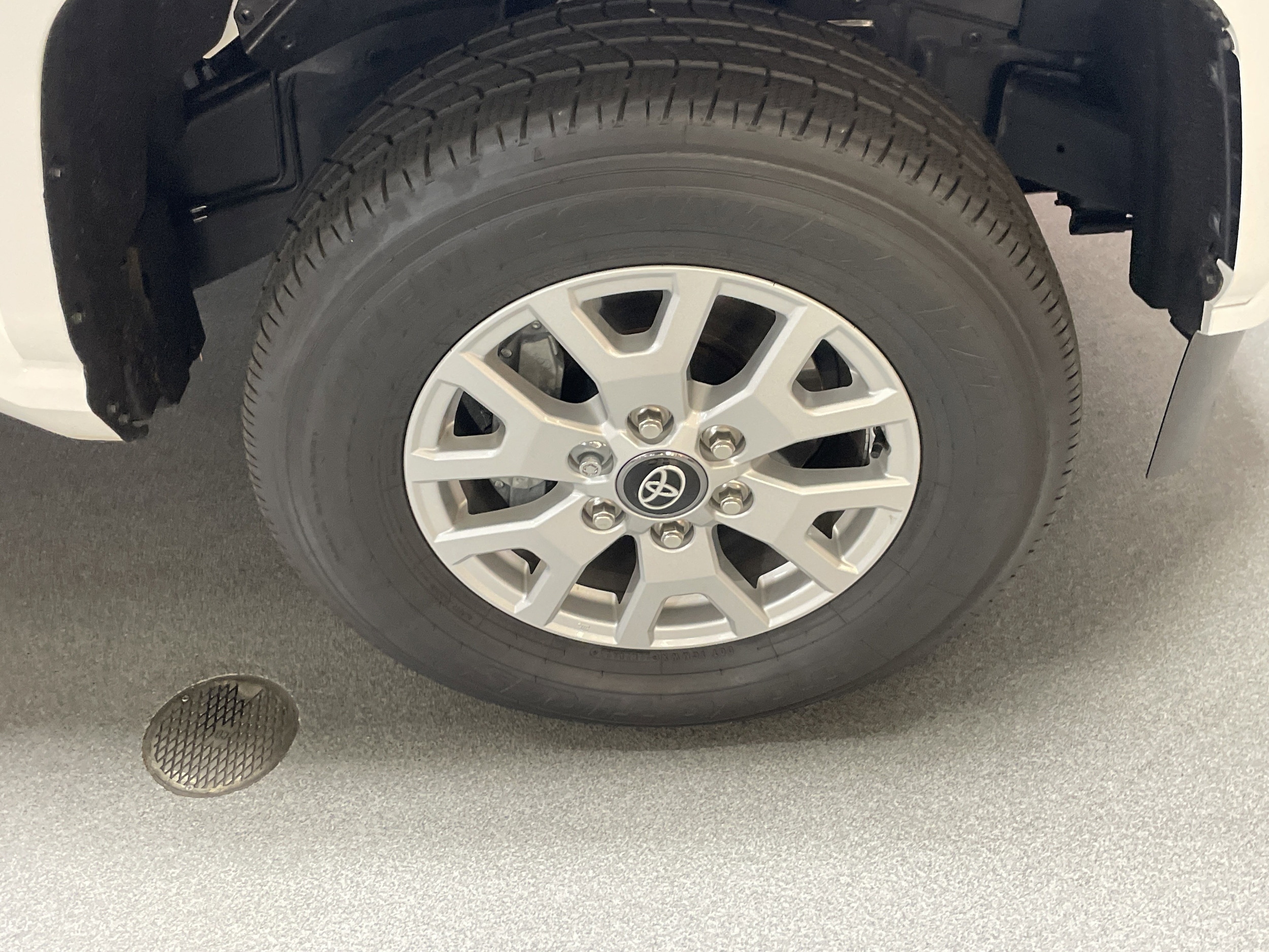 2025 Toyota Tacoma 4WD SR5 photo 5