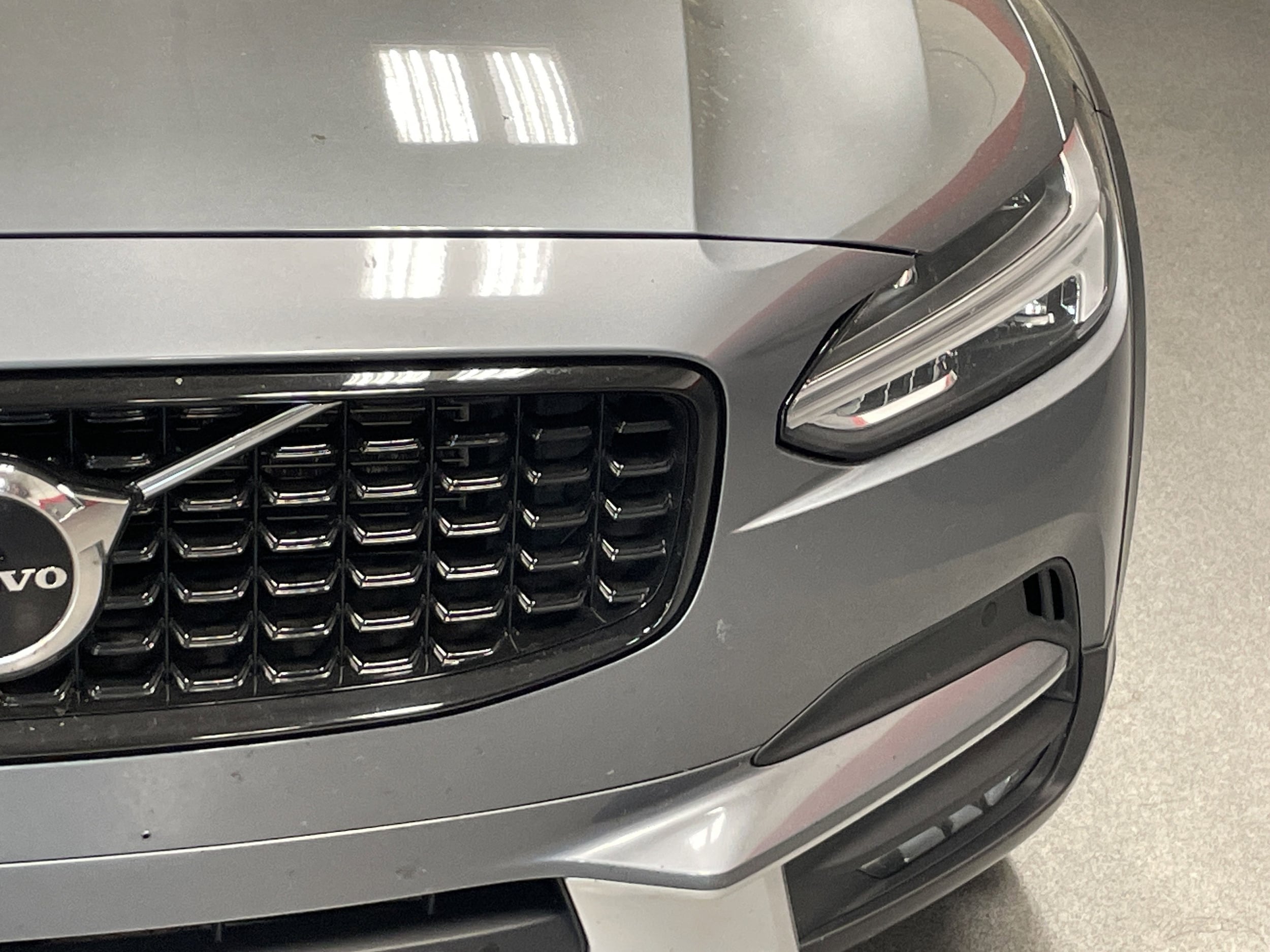 2020 Volvo V90 Cross Country photo 4