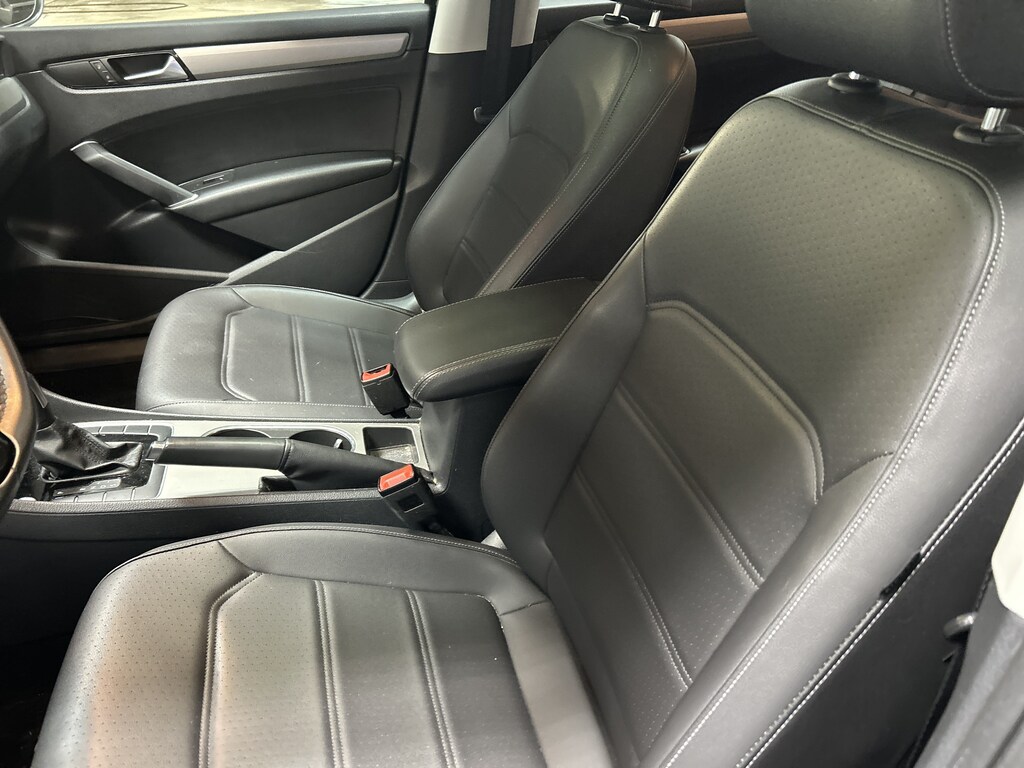 Used 2021 Volkswagen Passat 2.0T SE Sedan