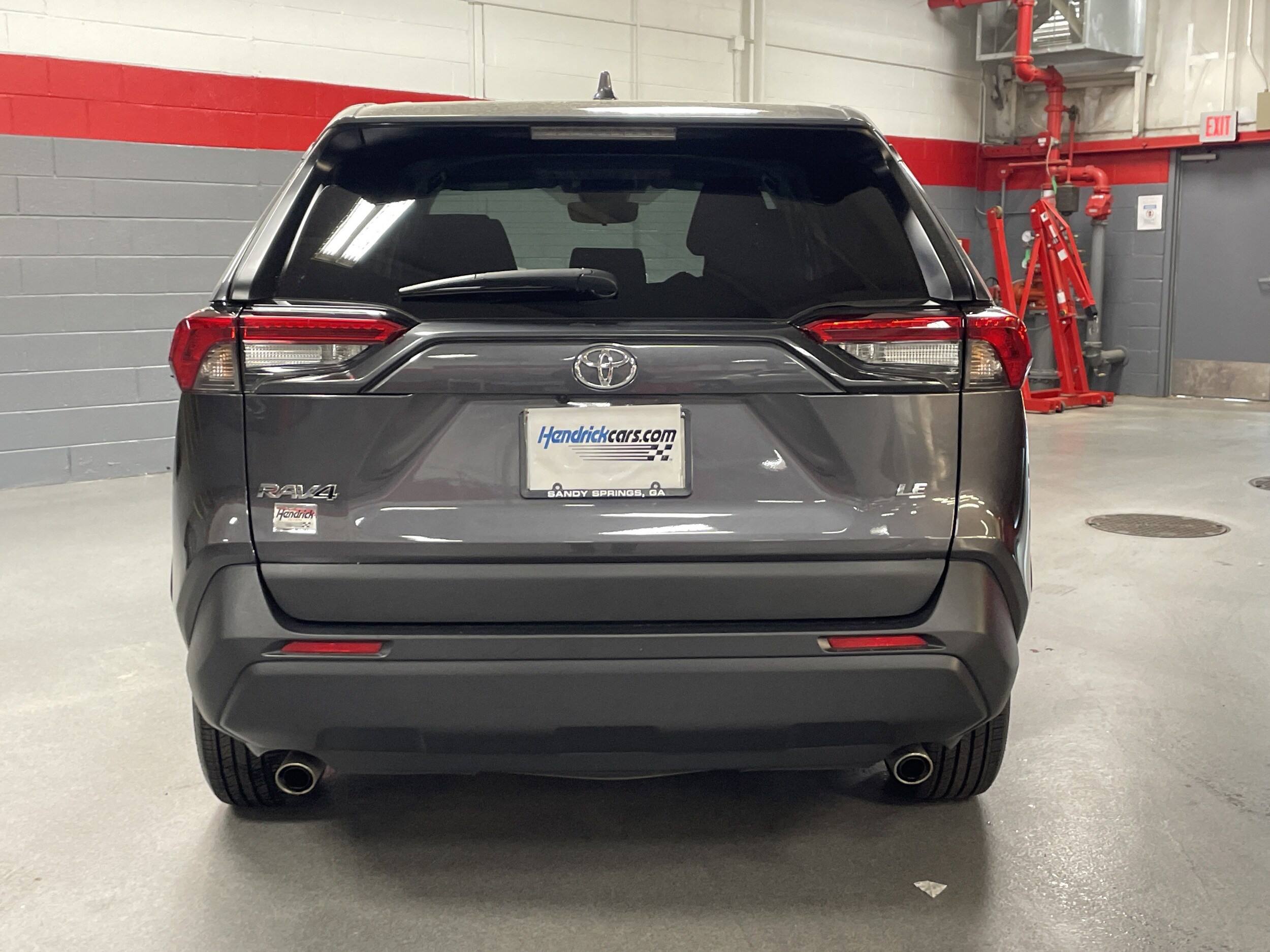 2023 Toyota RAV4 LE photo 3