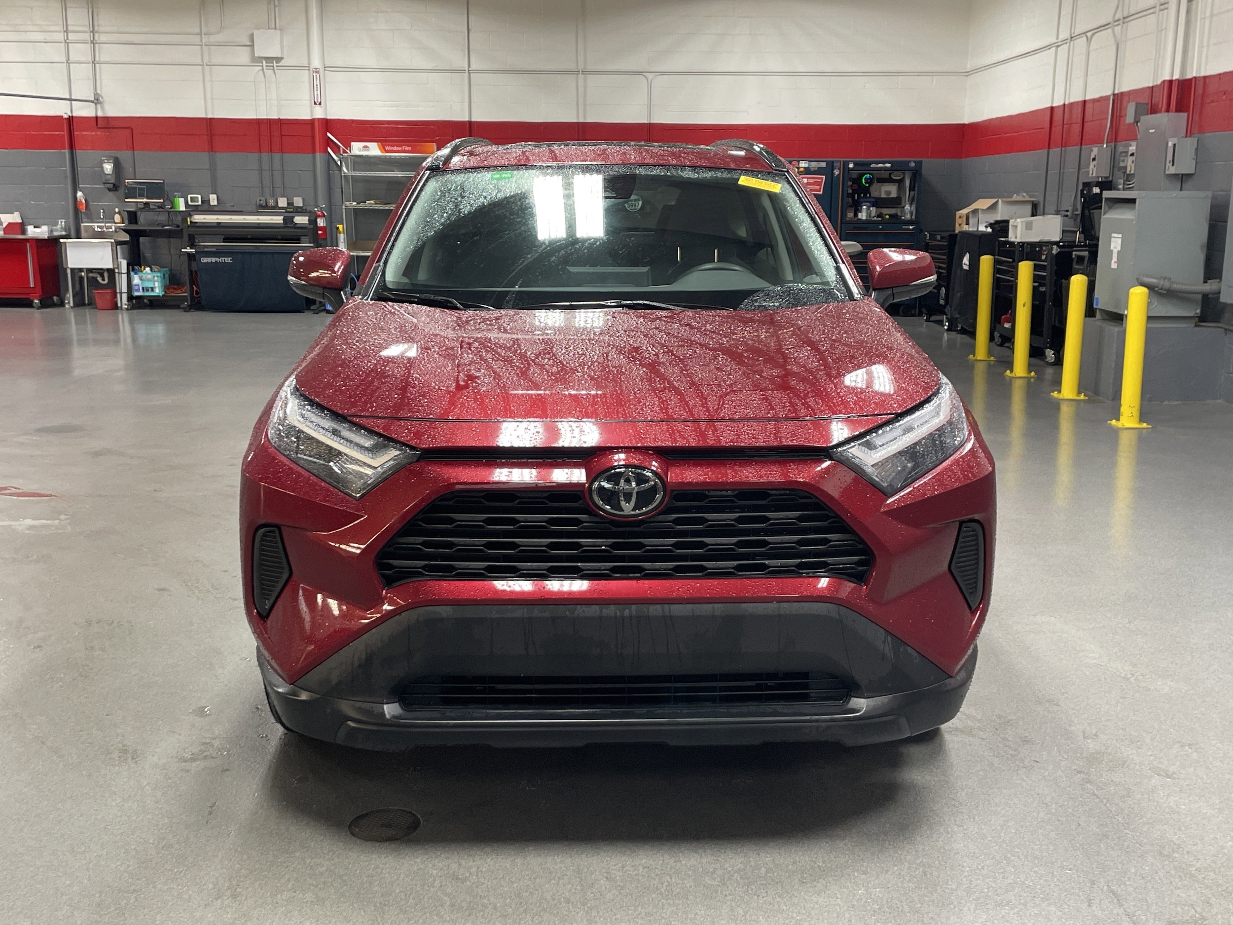 2023 Toyota RAV4 XLE photo 2