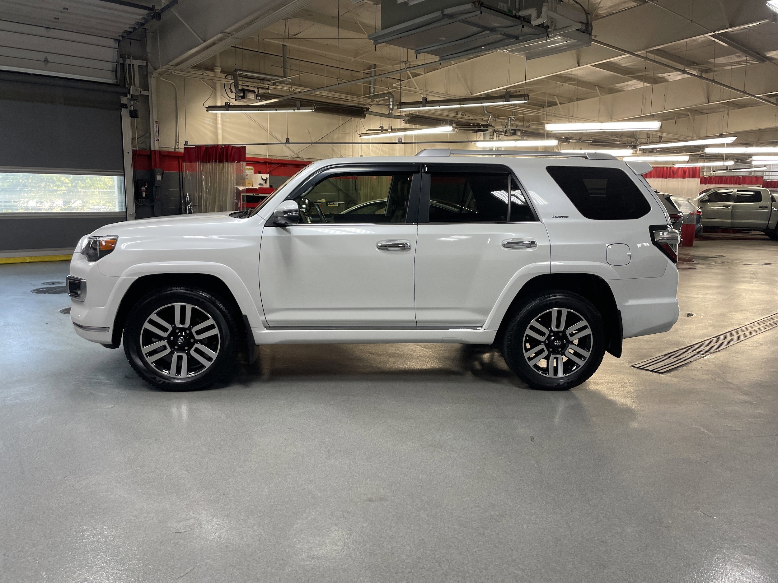 2024 Toyota 4Runner Limited photo 5