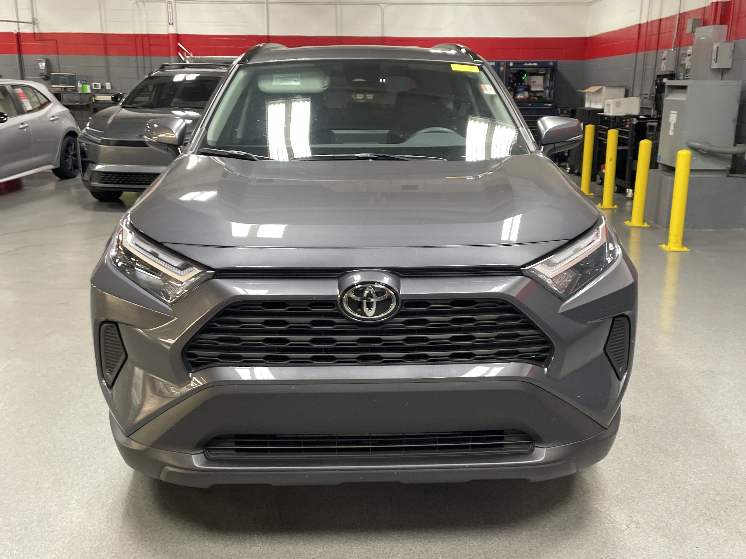 2025 Toyota RAV4 XLE photo 2