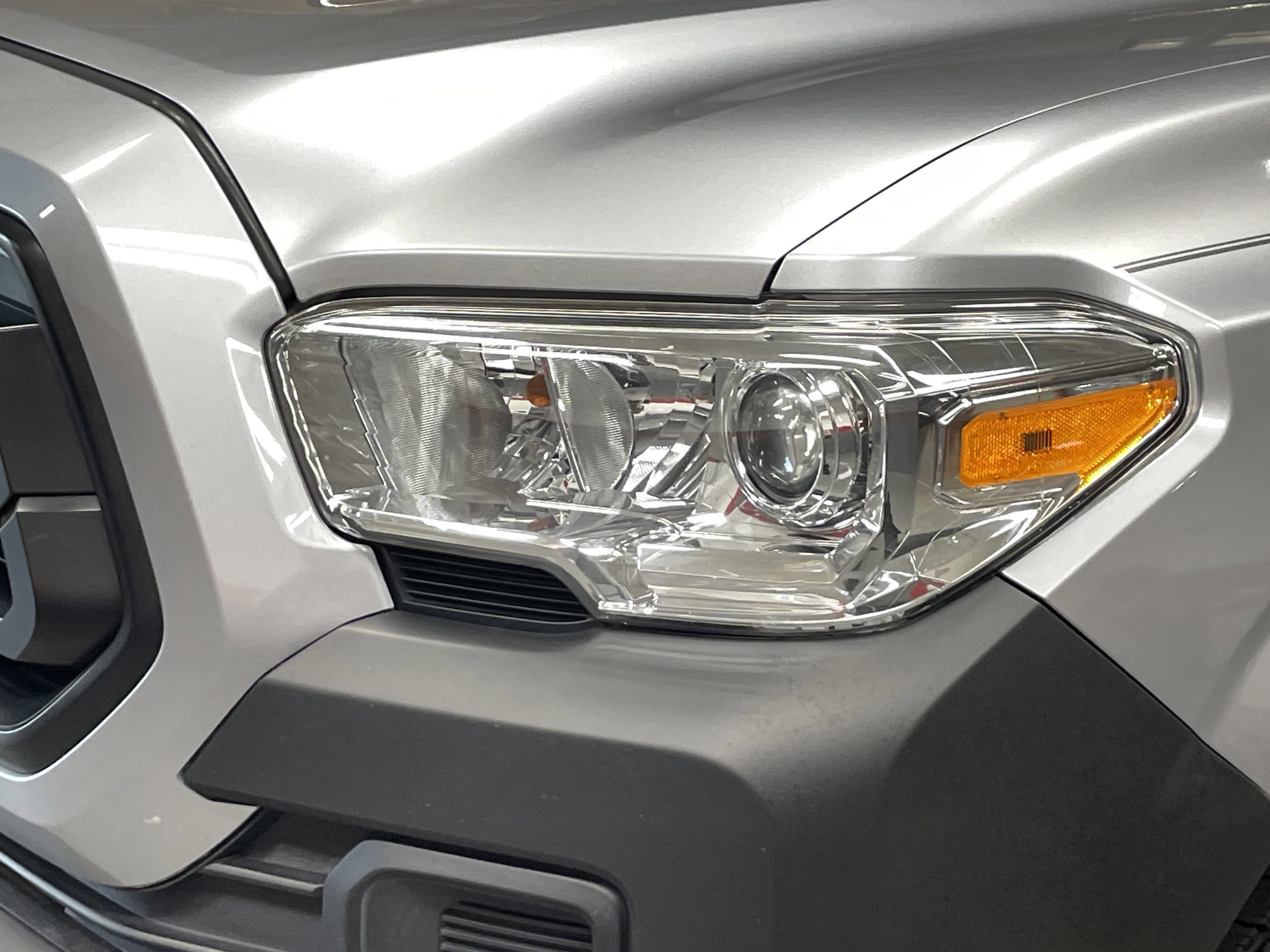 2020 Toyota Tacoma 2WD SR photo 4