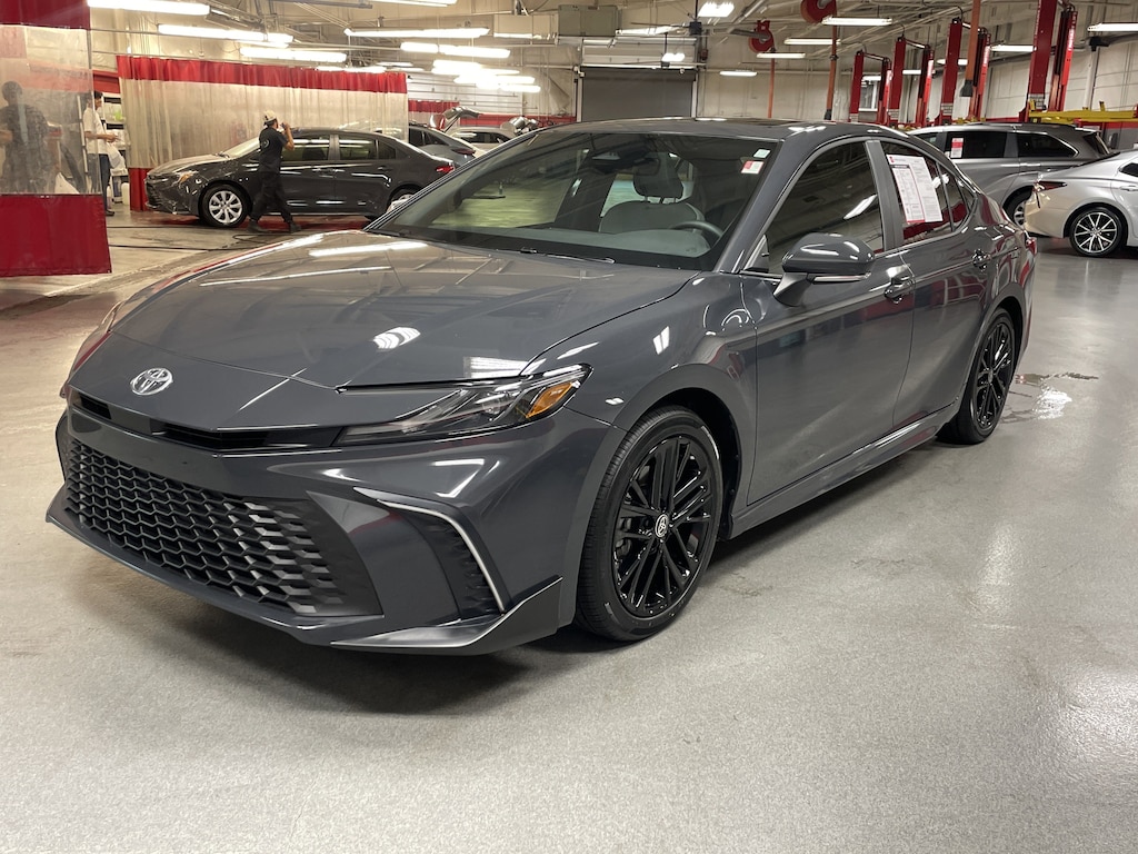 Used 2025 Toyota Camry SE Sedan