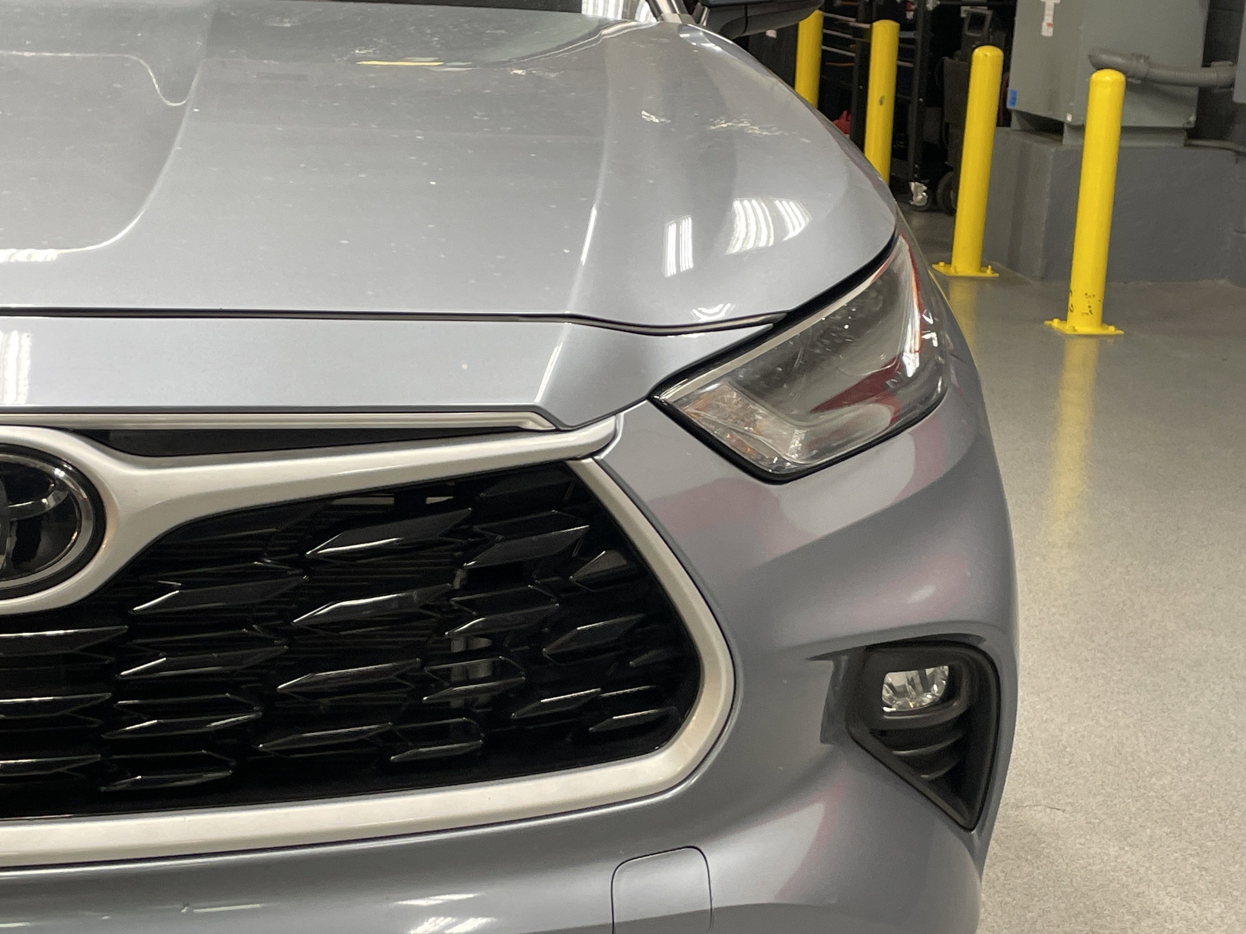 2023 Toyota Highlander XLE photo 2