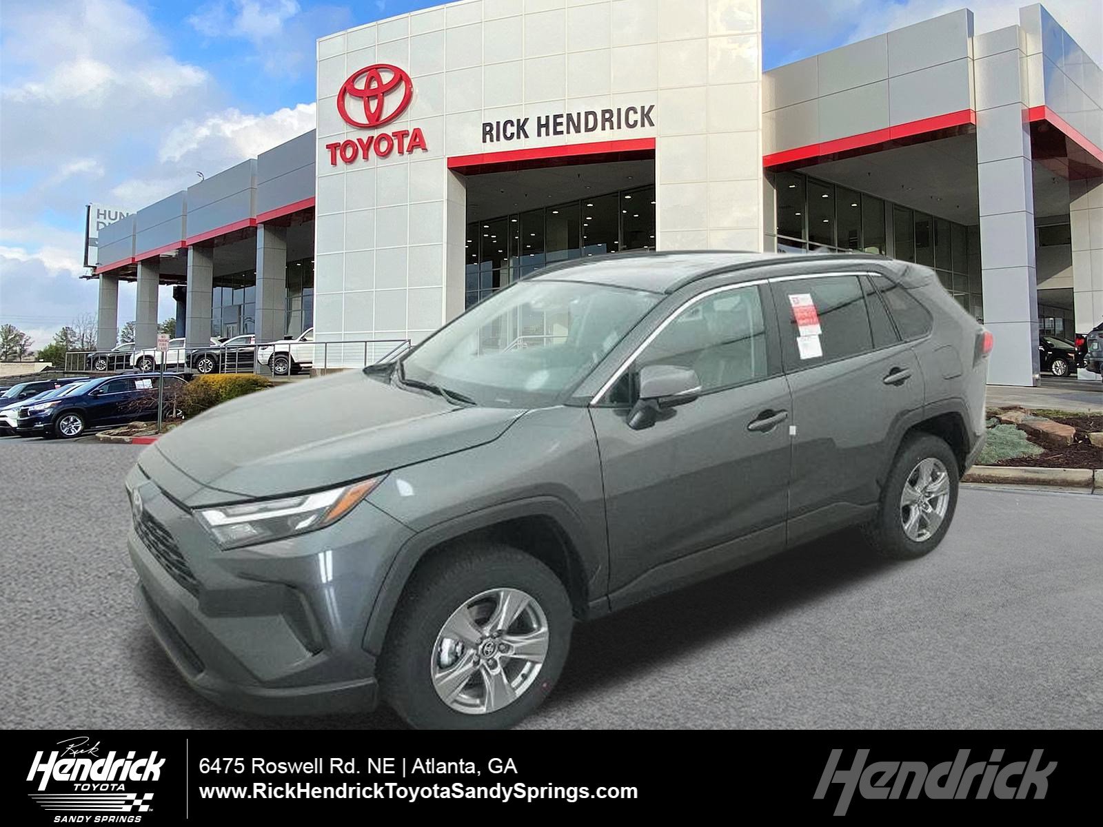 2025 Toyota RAV4 XLE's photo