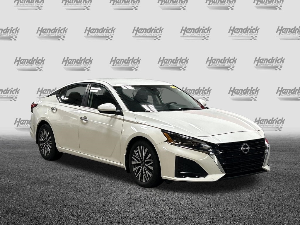 Used 2023 Nissan Altima 2.5 SV Sedan