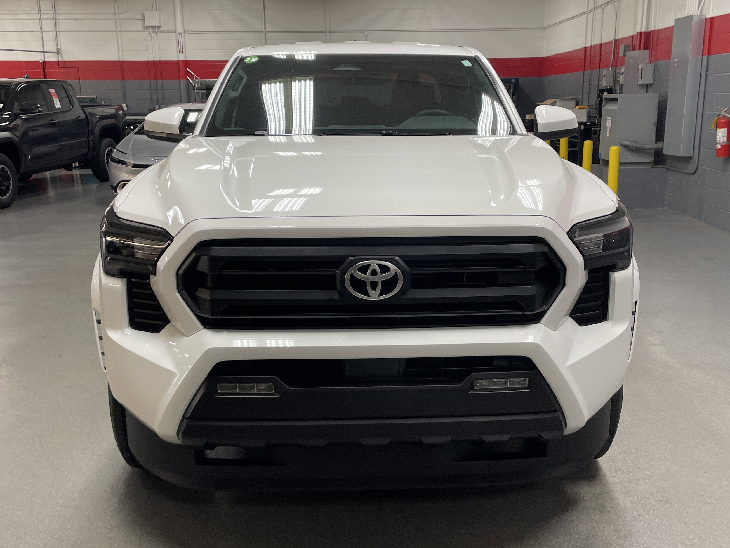 2025 Toyota Tacoma 4WD SR5 photo 2