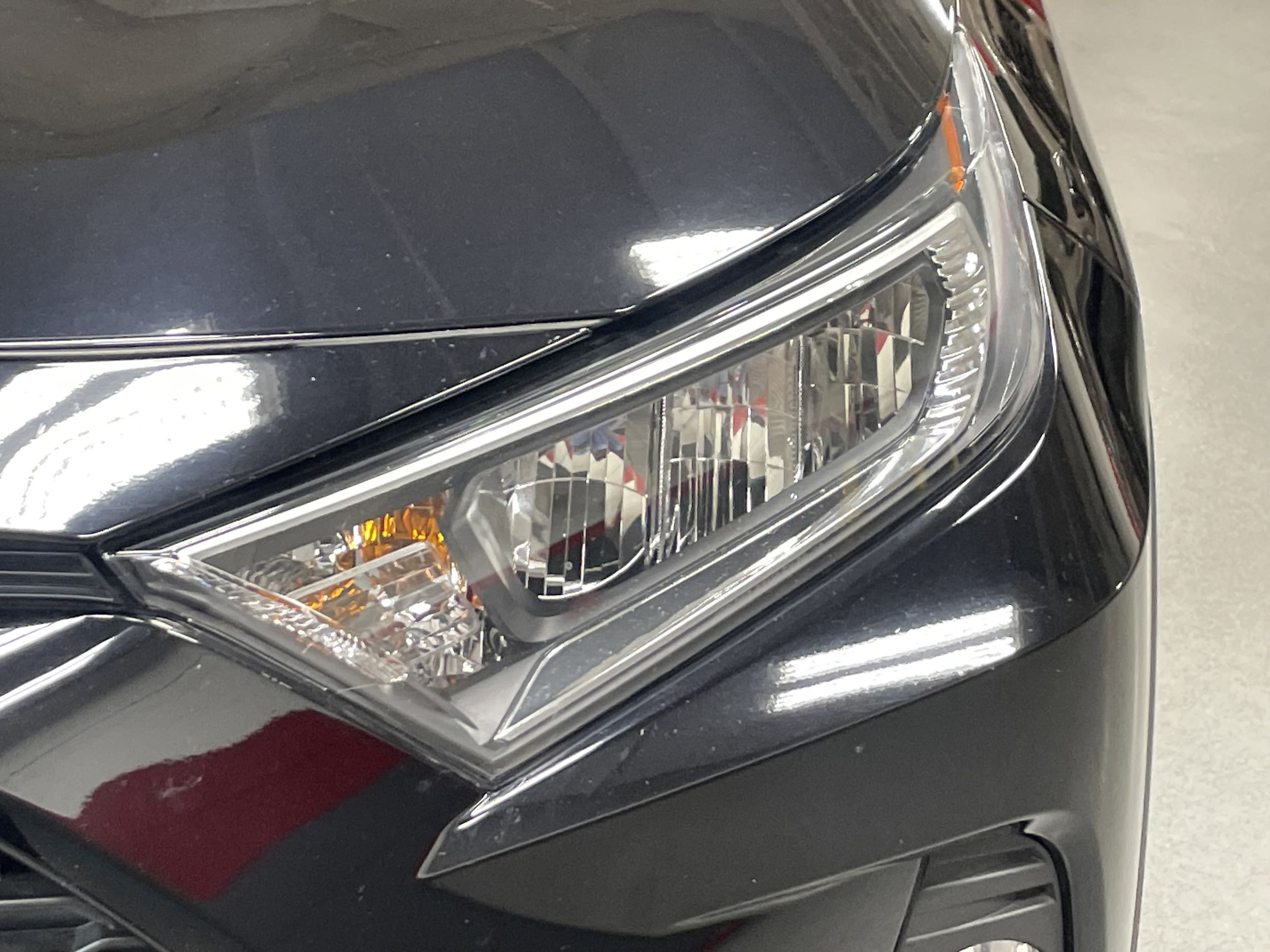 2021 Toyota RAV4 XLE photo 4