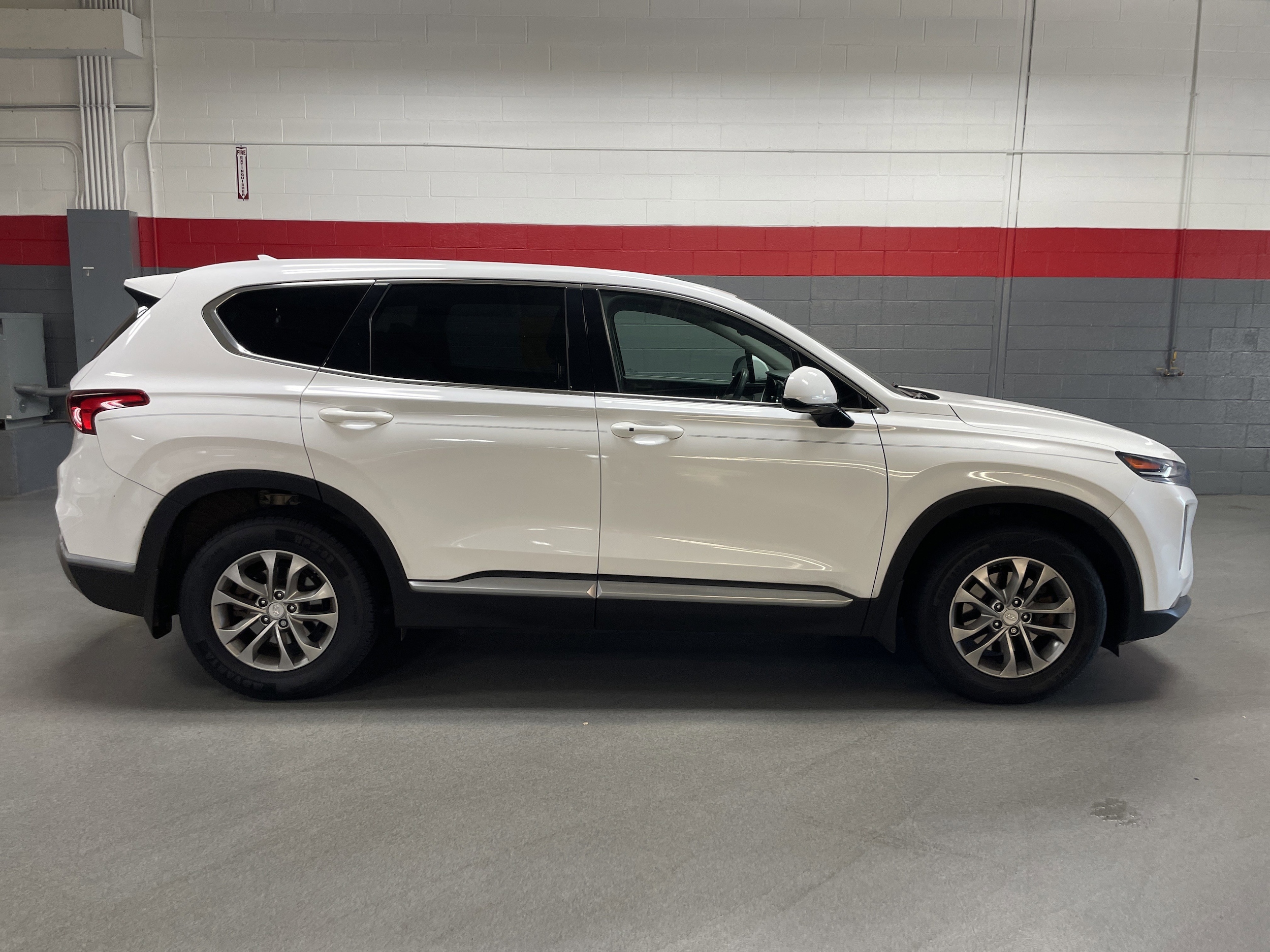 2020 Hyundai Santa Fe SEL photo 6