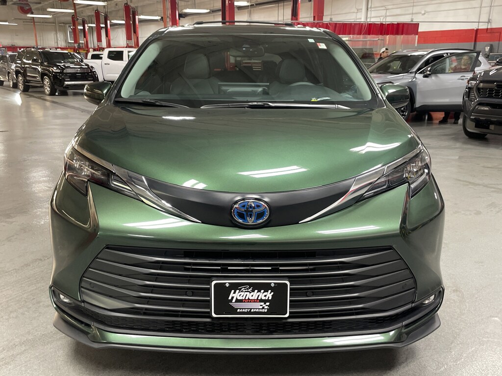 Certified 2025 Toyota Sienna XLE Minivan