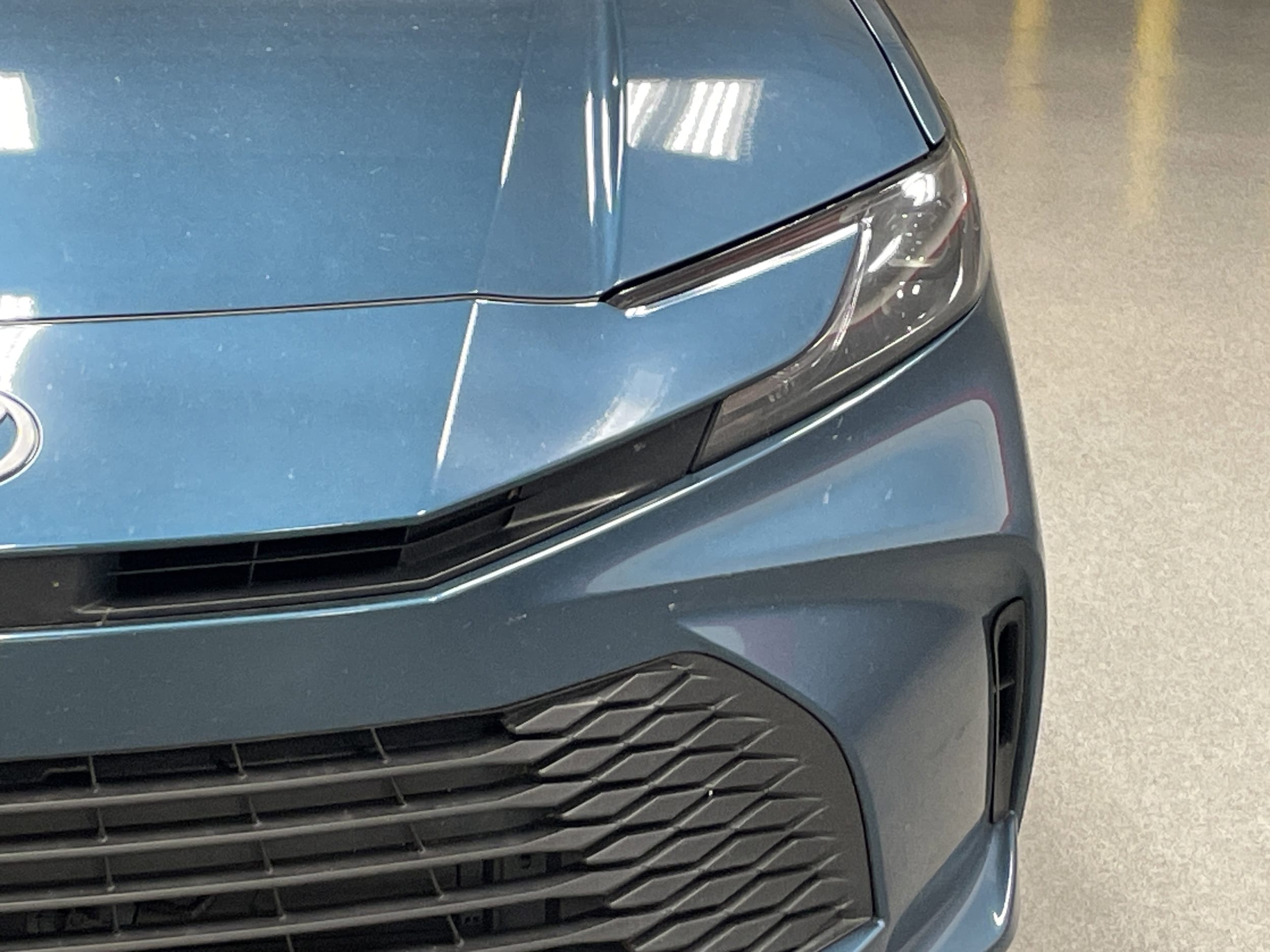 2025 Toyota Camry SE photo 2