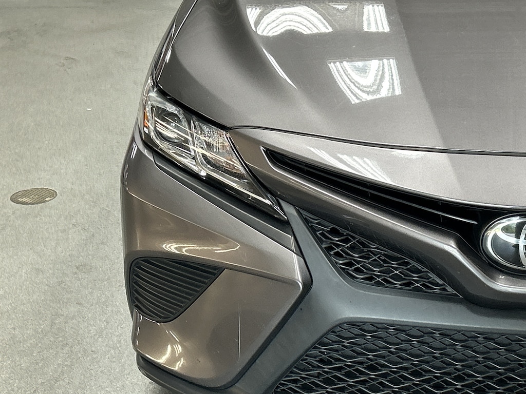 Used 2020 Toyota Camry SE Sedan