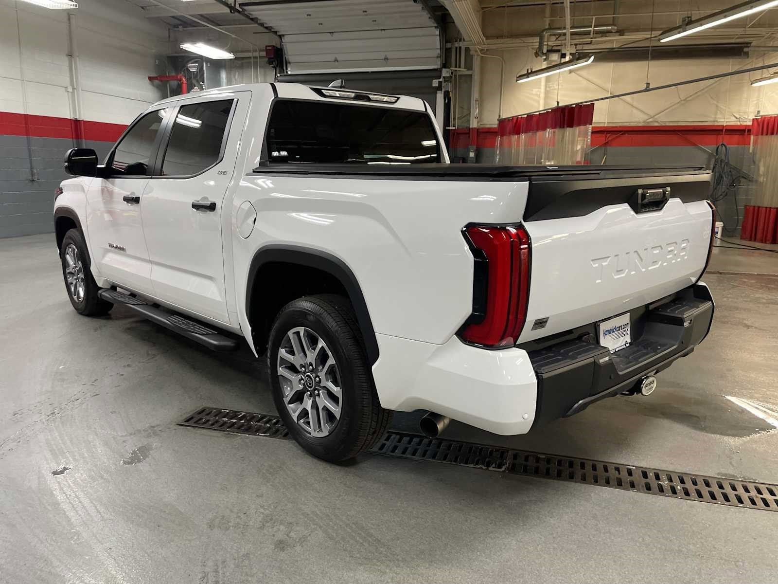 2024 Toyota Tundra 4WD Limited photo 5