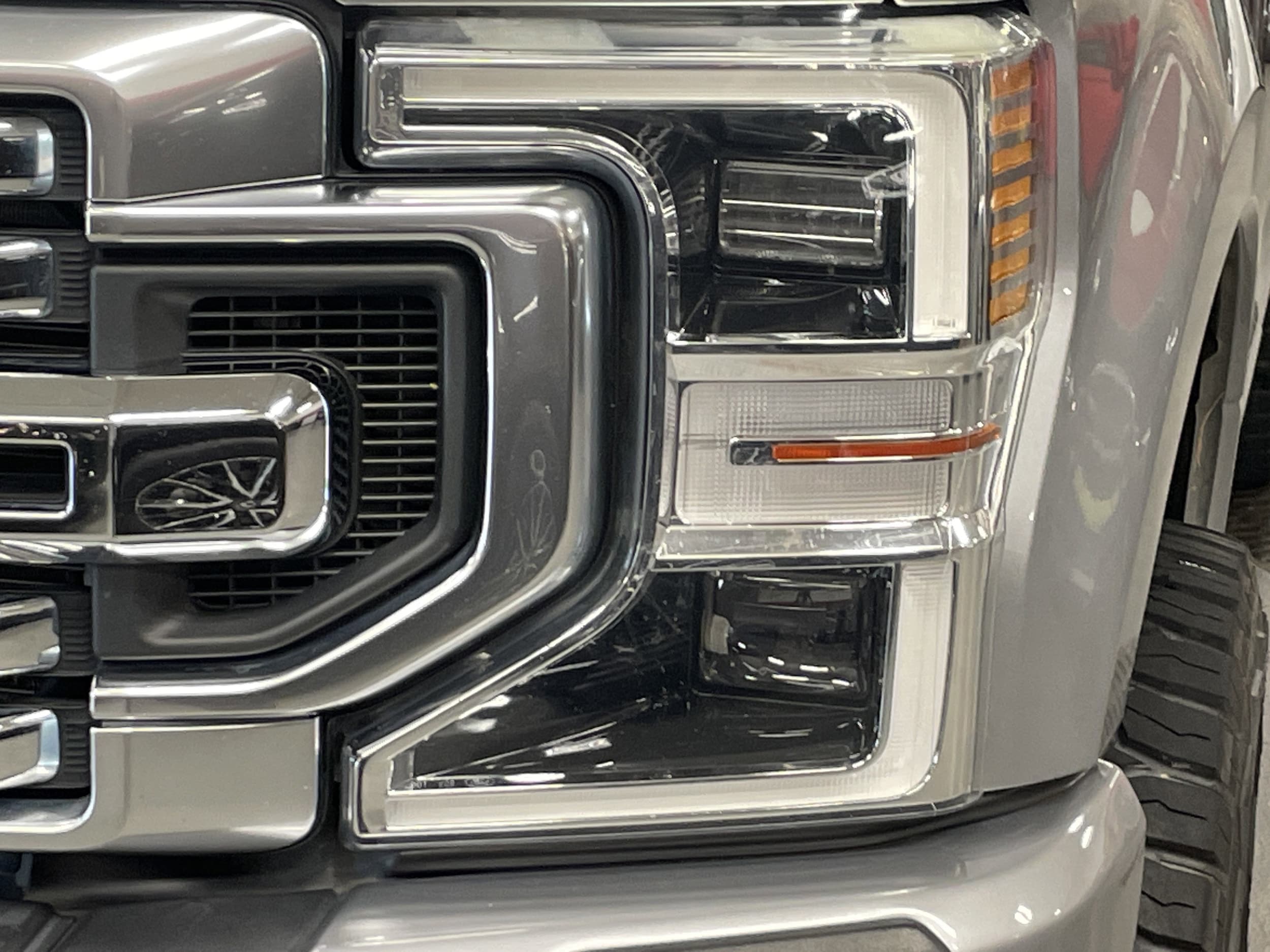 2022 Ford Super Duty F-250 SRW Limited photo 4