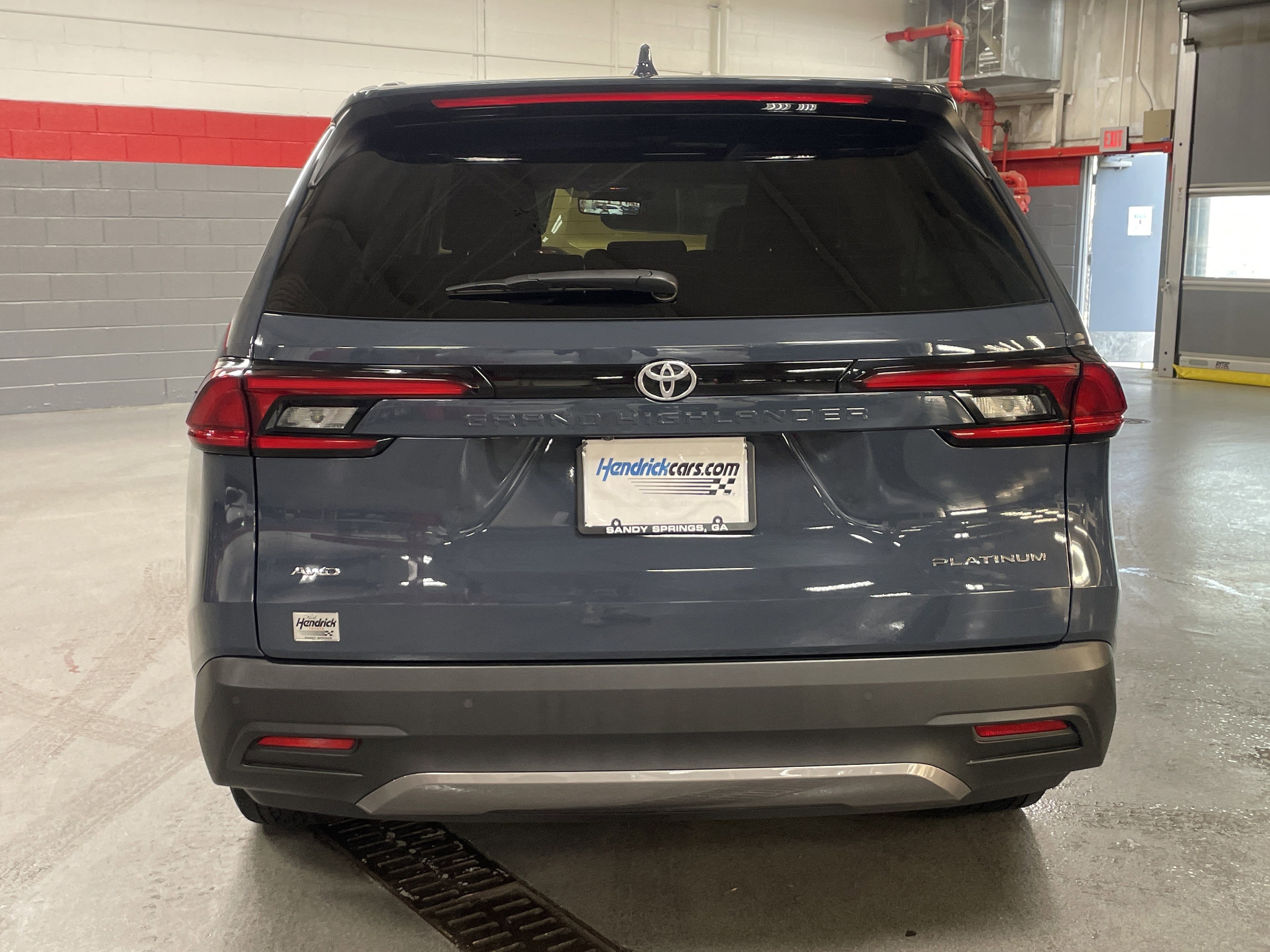 2025 Toyota Grand Highlander Platinum photo 3