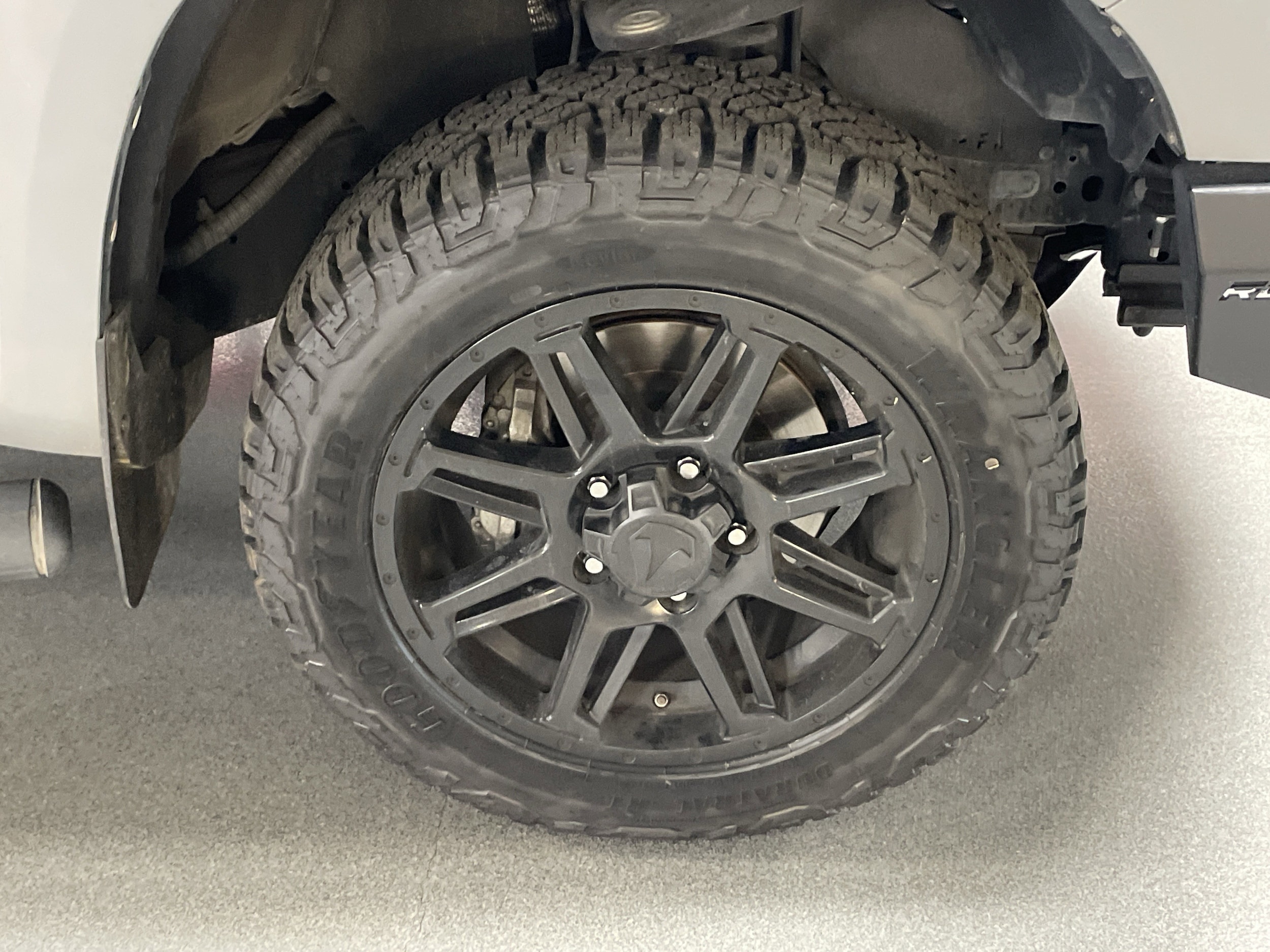 2019 Toyota Tundra 4WD SR5 photo 5