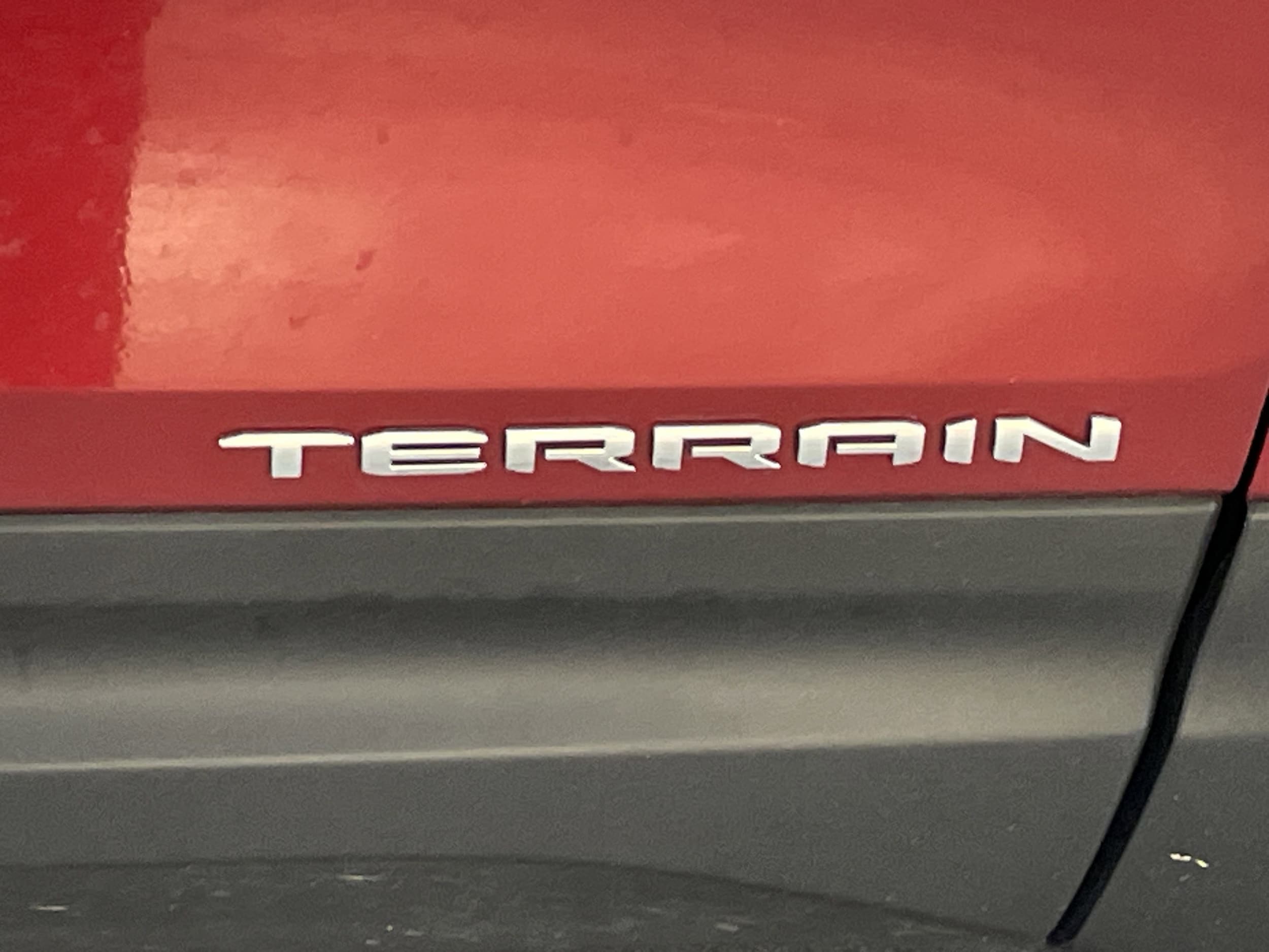 2024 GMC Terrain SLT photo 6