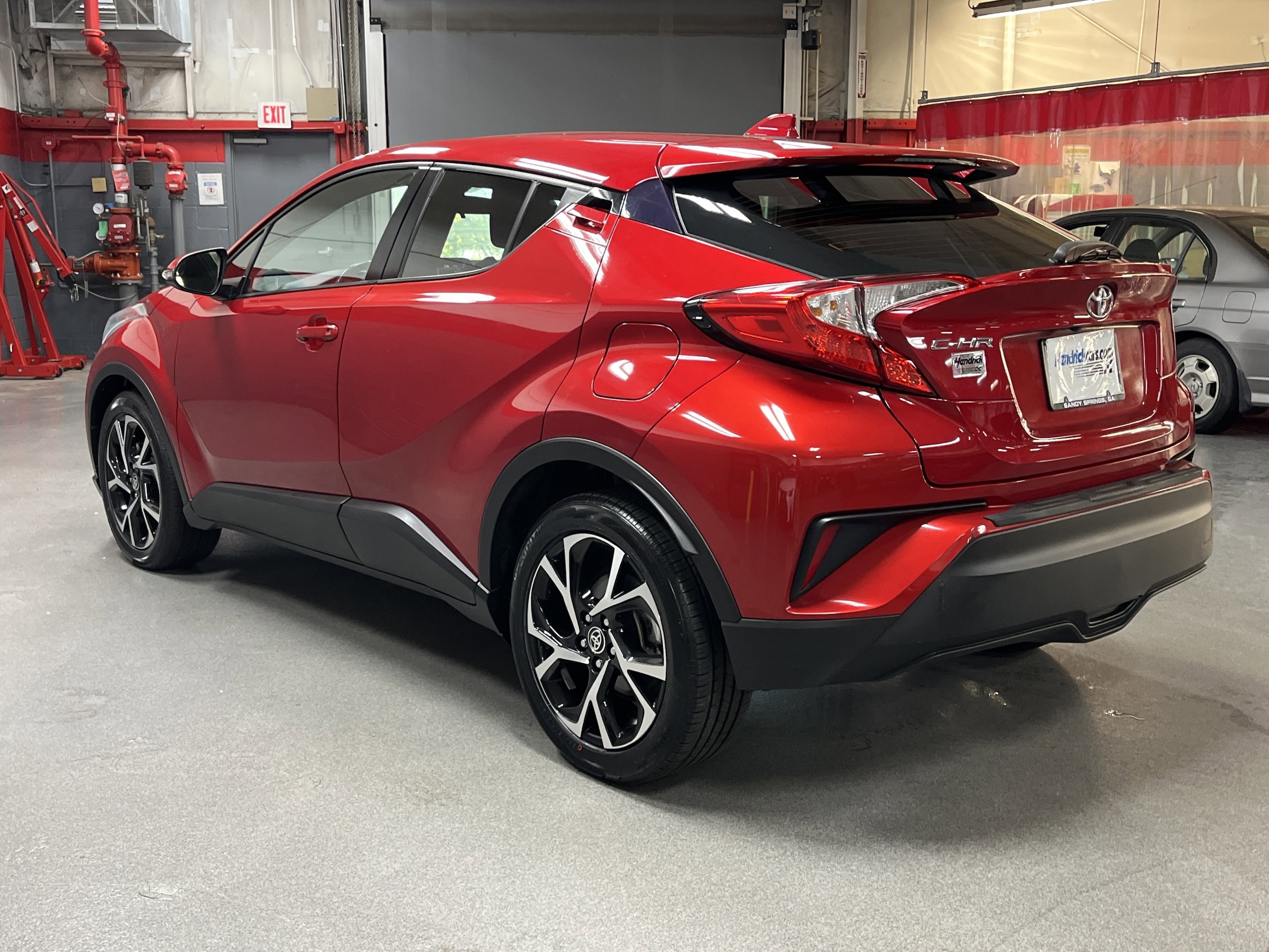 2022 Toyota C-HR XLE photo 6