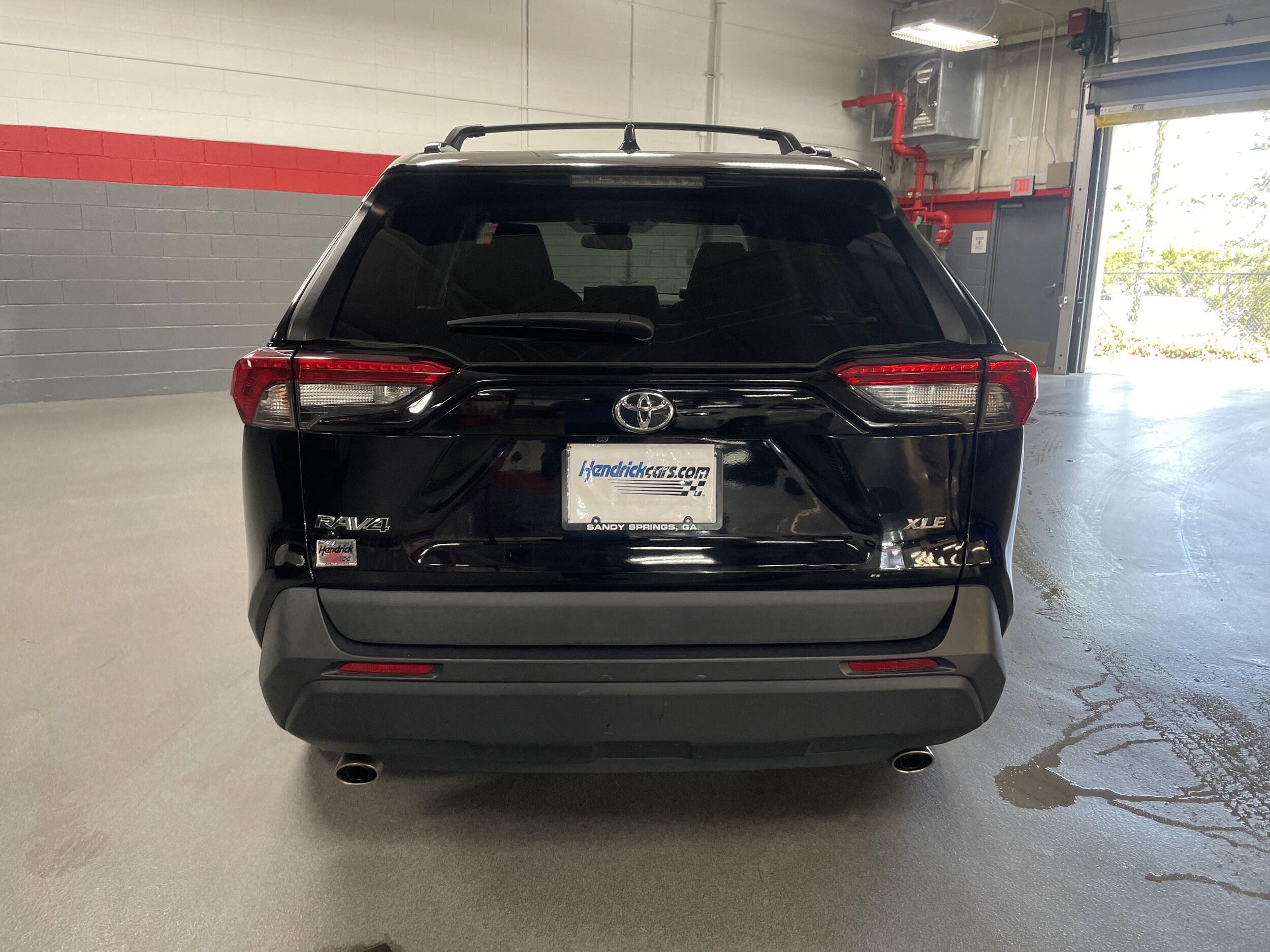 2021 Toyota RAV4 XLE photo 3