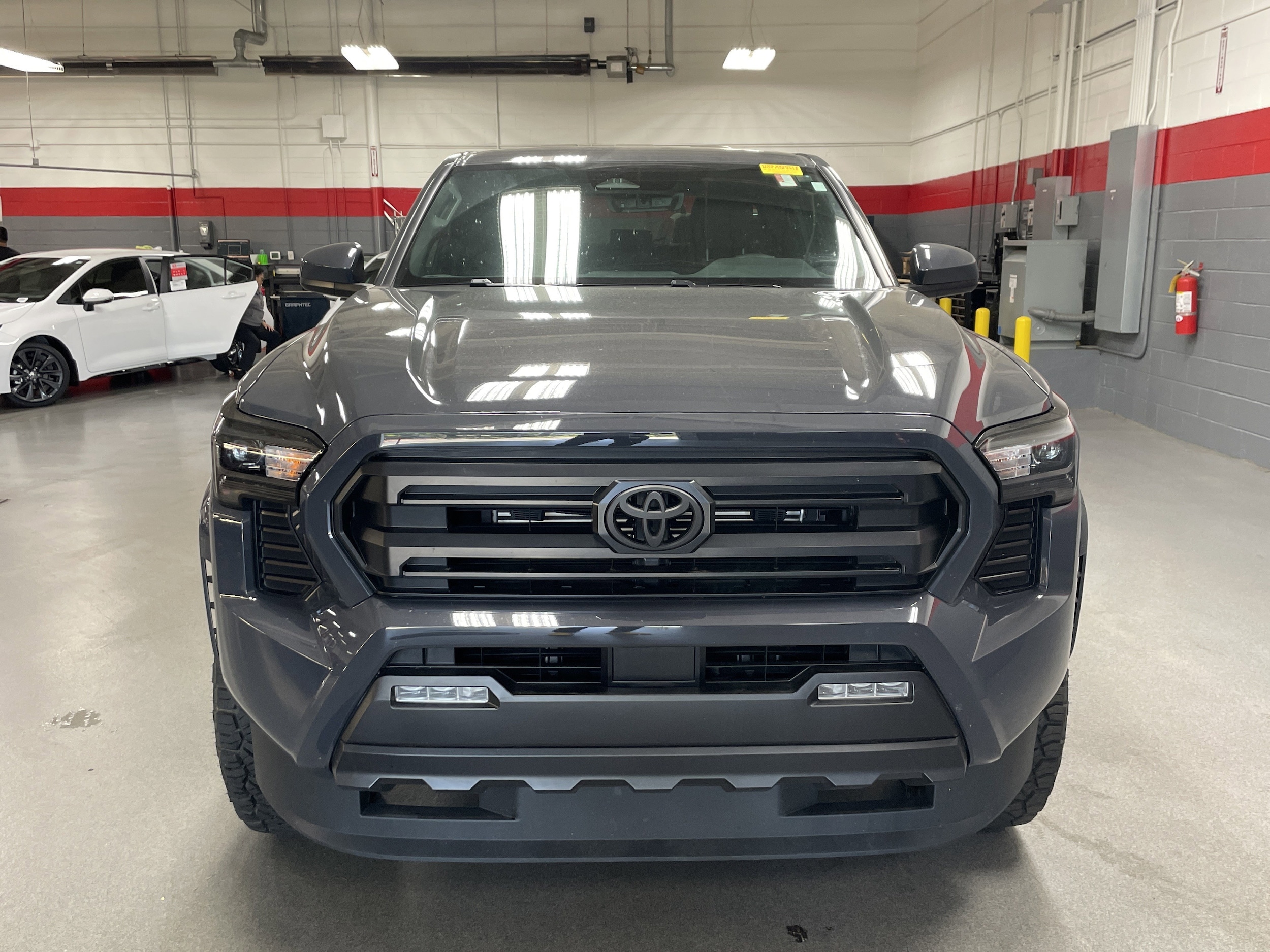 2024 Toyota Tacoma 2WD SR5 photo 2