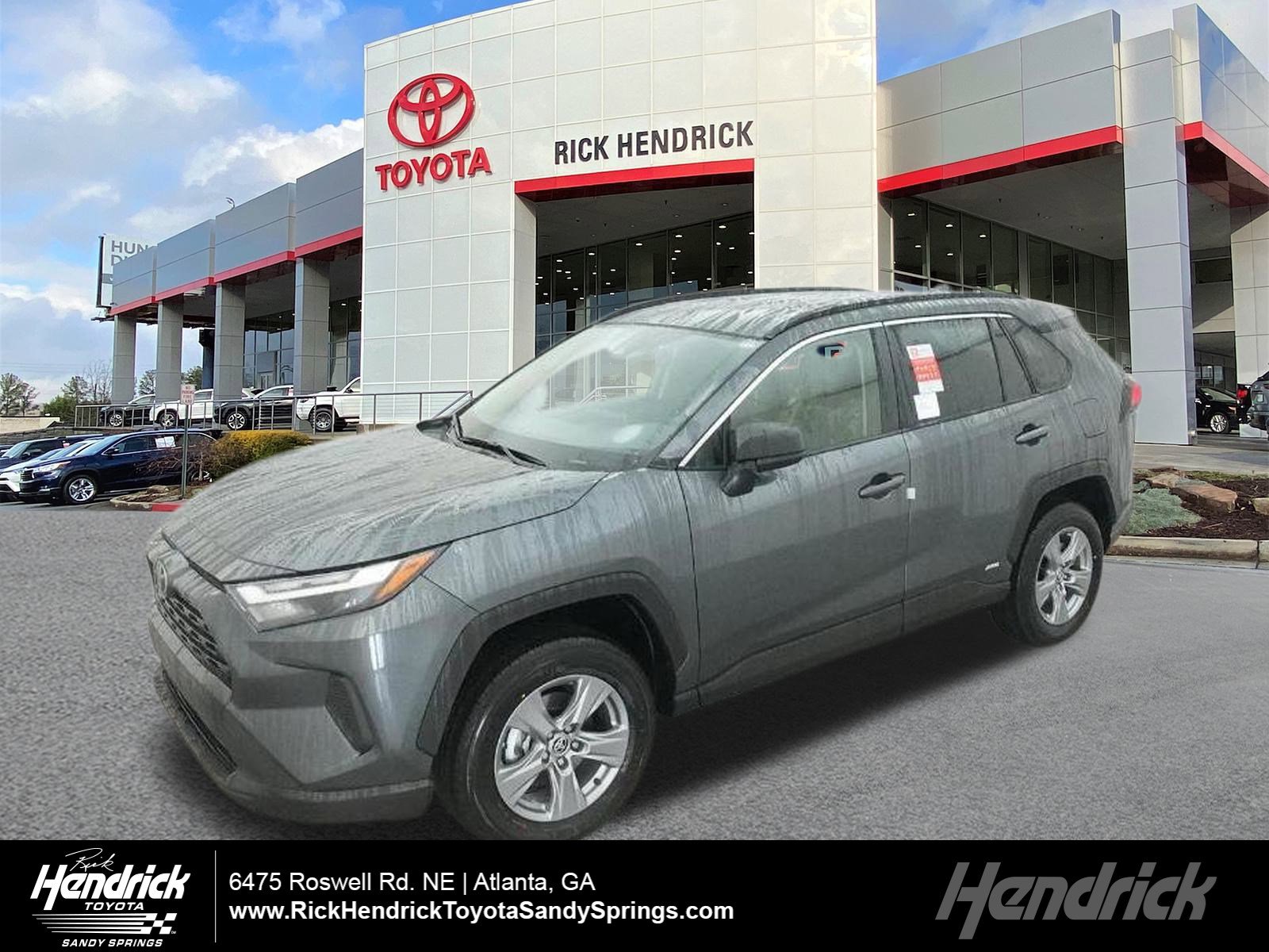 2025 Toyota RAV4 LE's photo