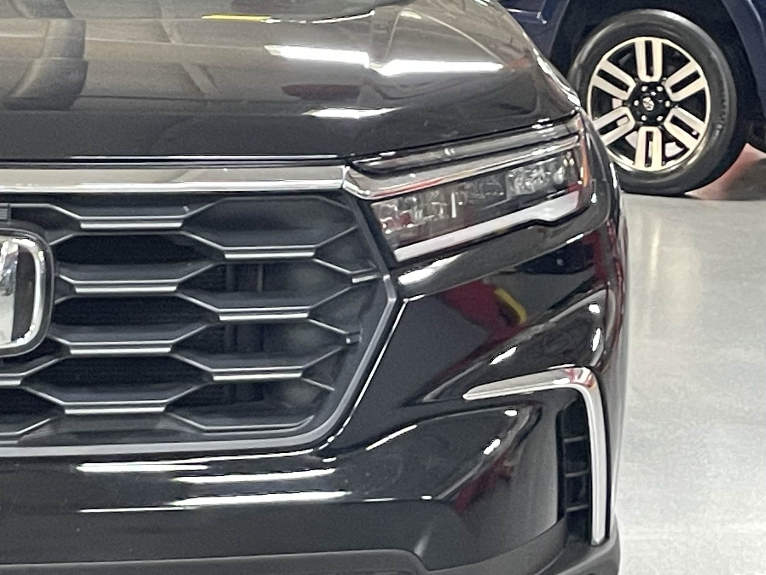 2025 Honda Pilot EX-L photo 4