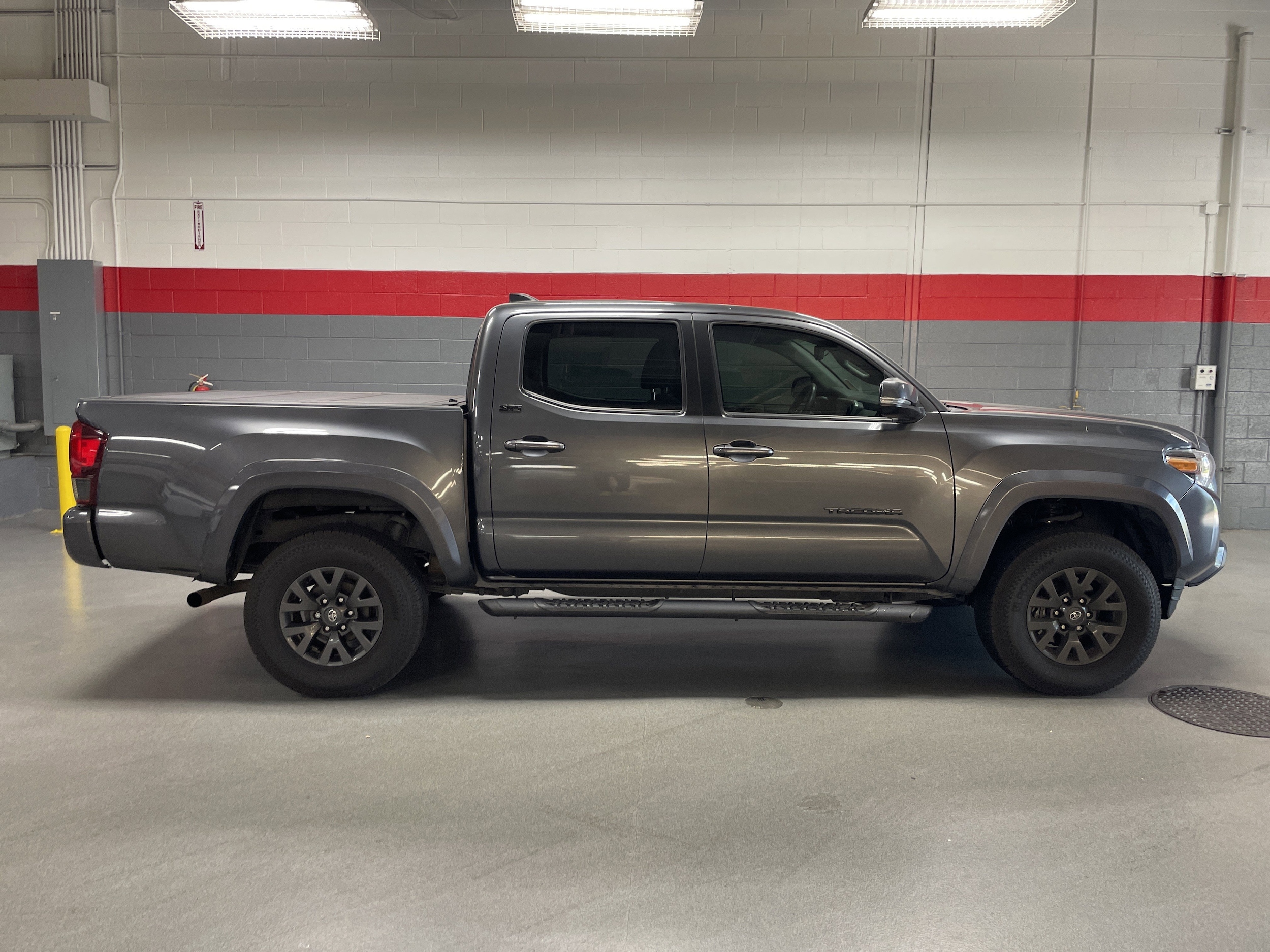 2022 Toyota Tacoma 2WD SR5 photo 6