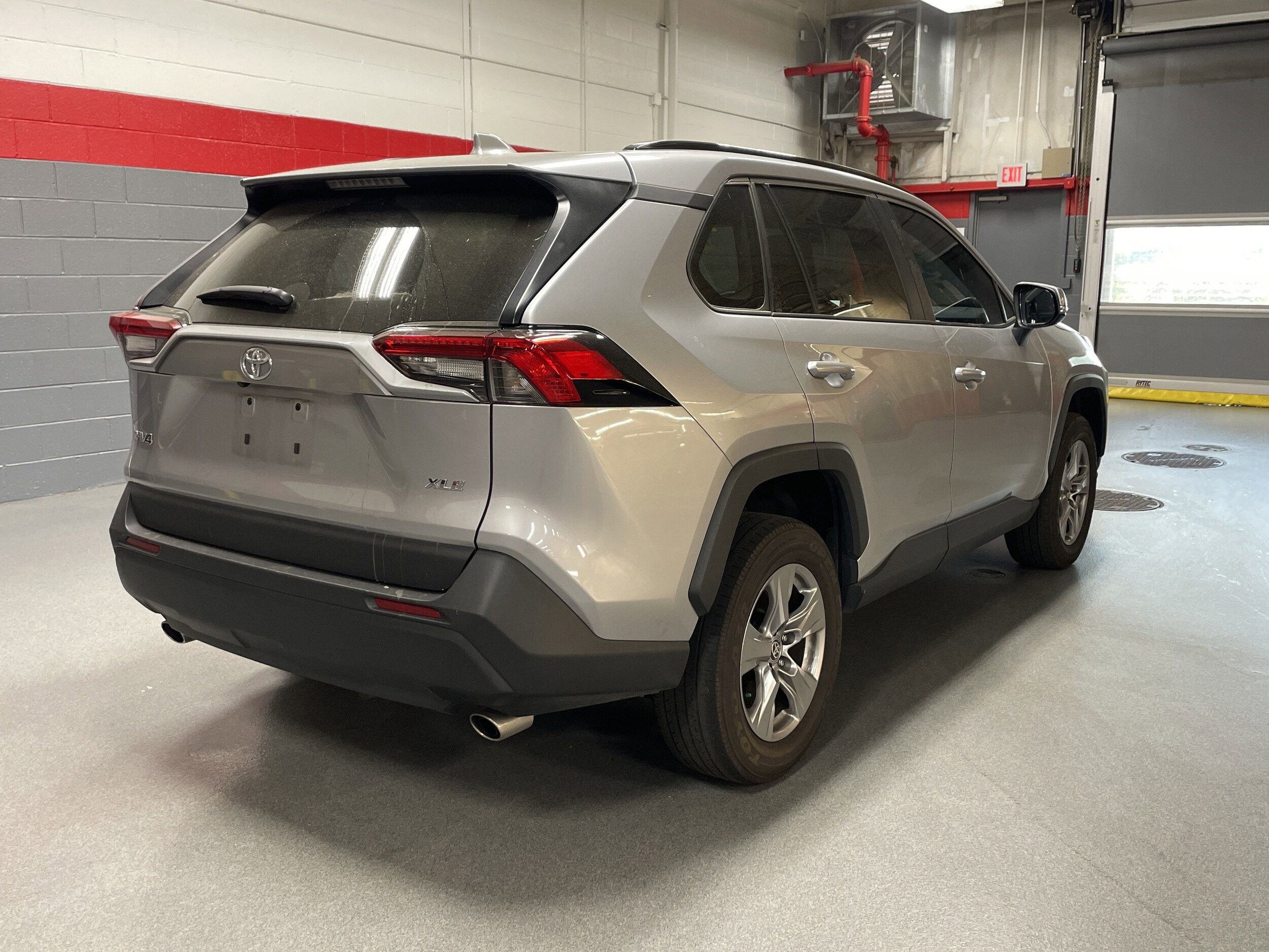 2023 Toyota RAV4 XLE photo 6
