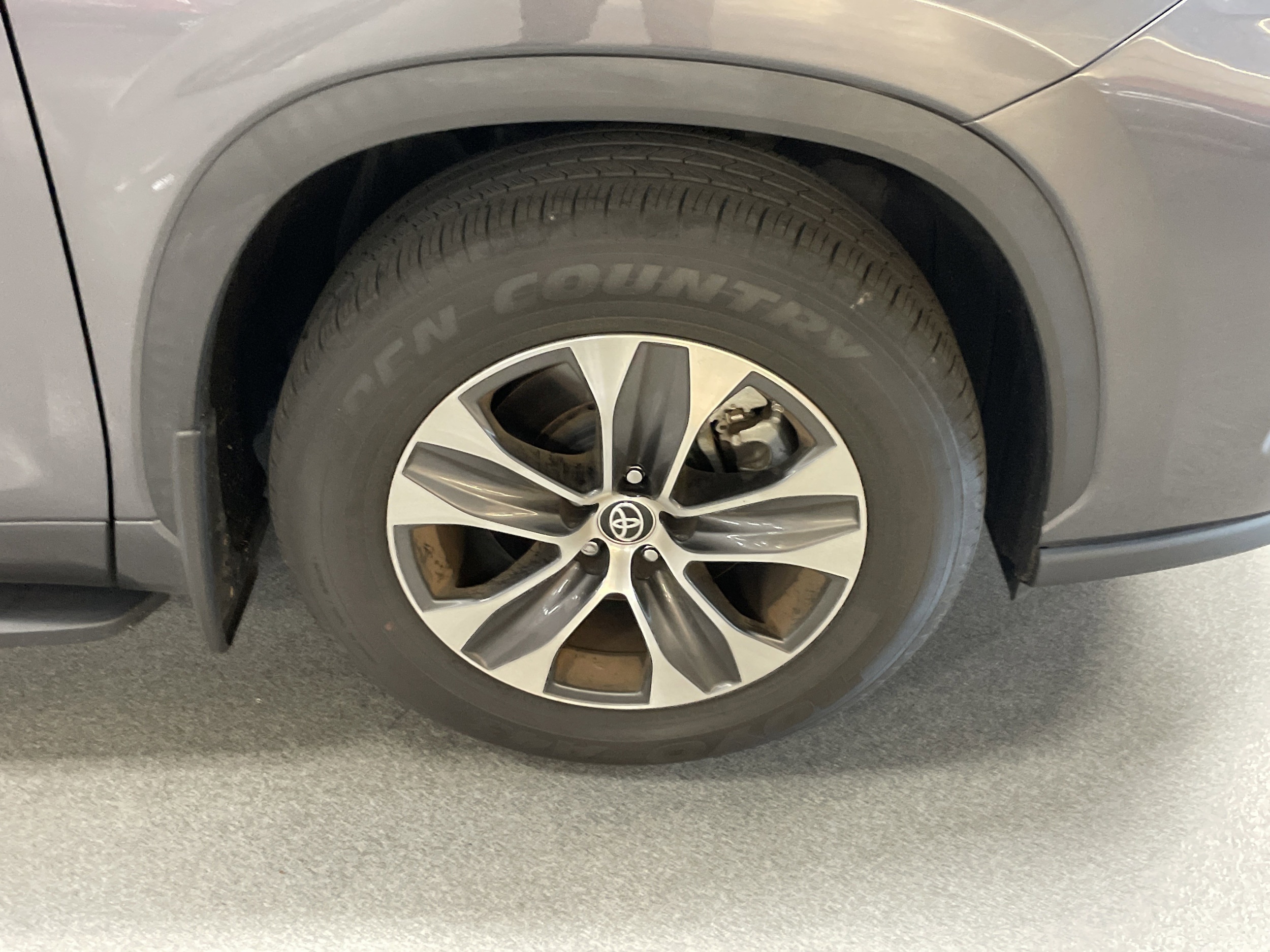 2024 Toyota Highlander XLE photo 5