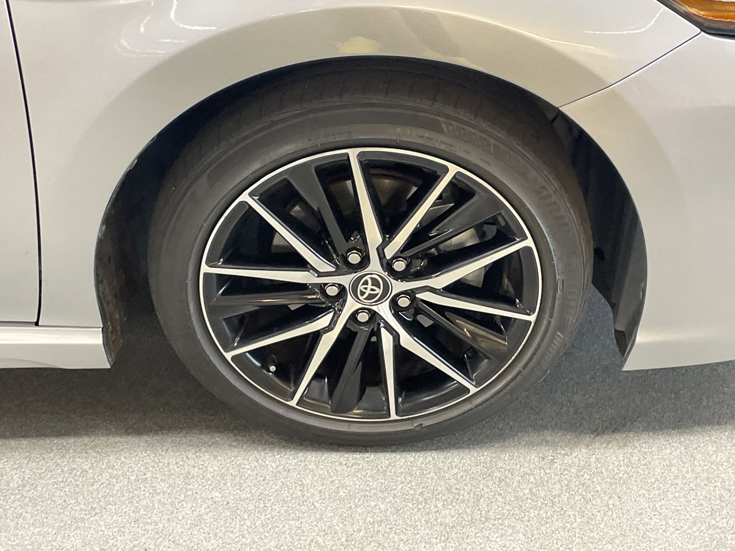2023 Toyota Camry SE photo 5