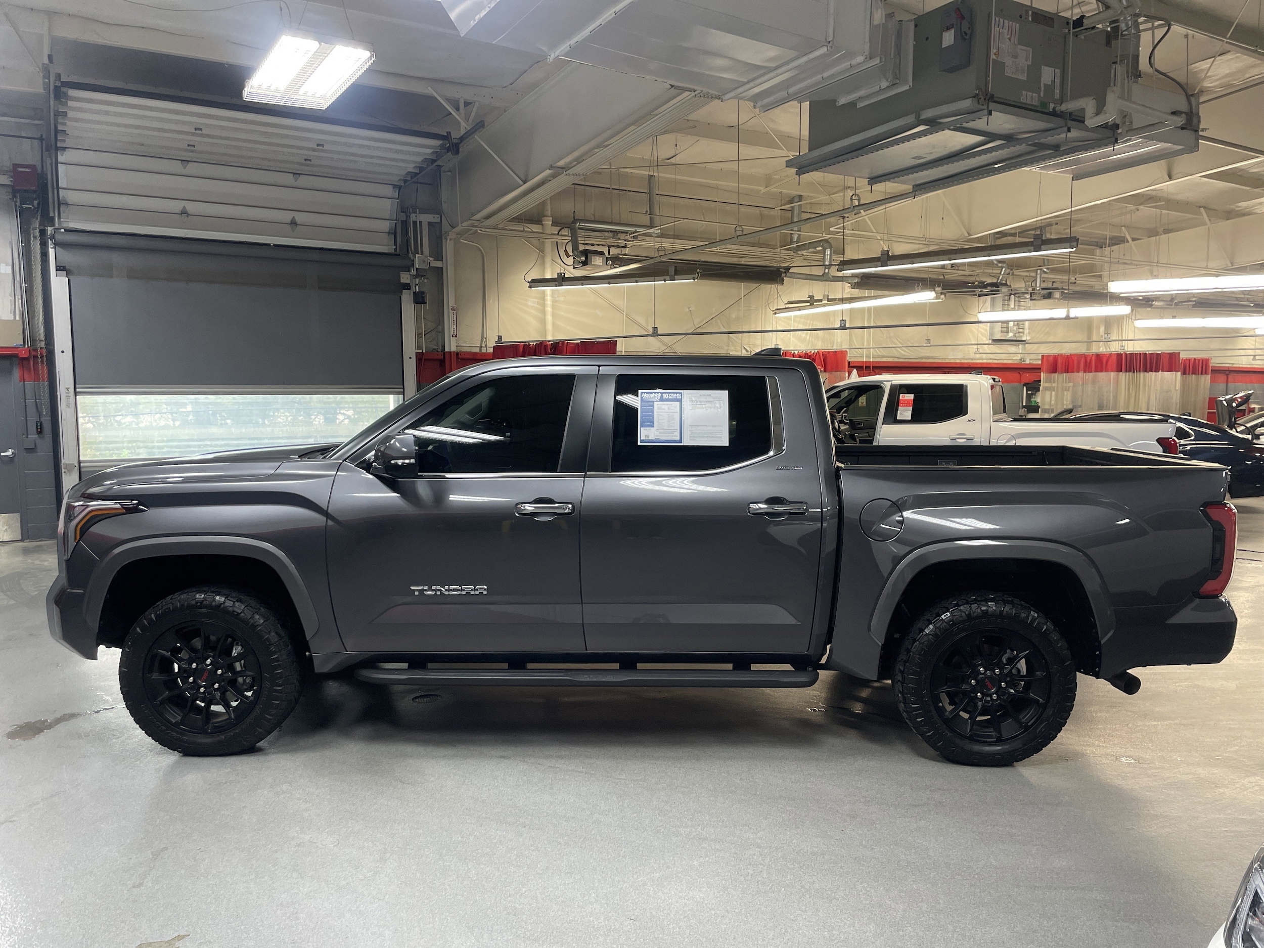 2024 Toyota Tundra 4WD Limited photo 5