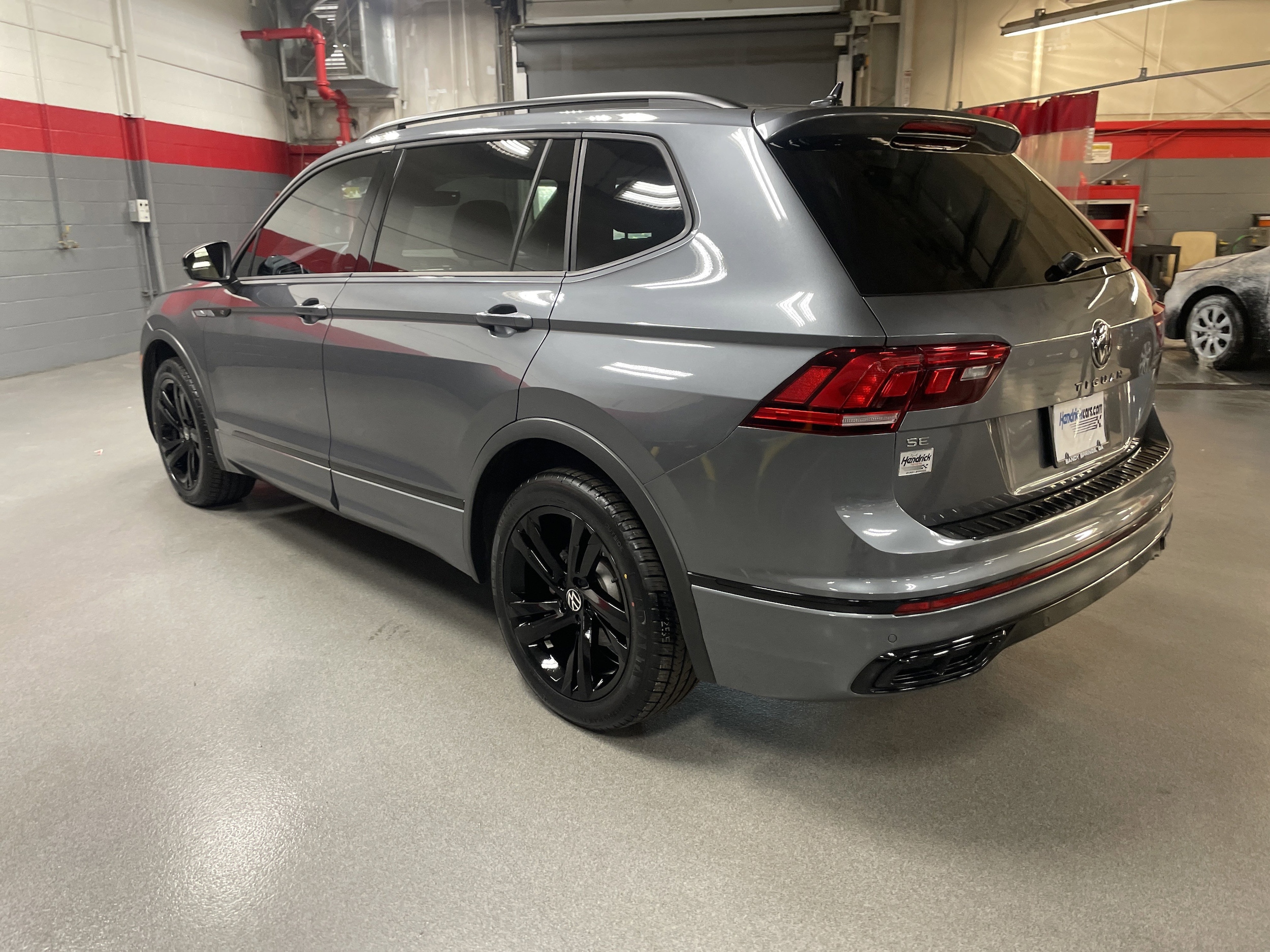 2023 Volkswagen Tiguan SE R-Line Black photo 6