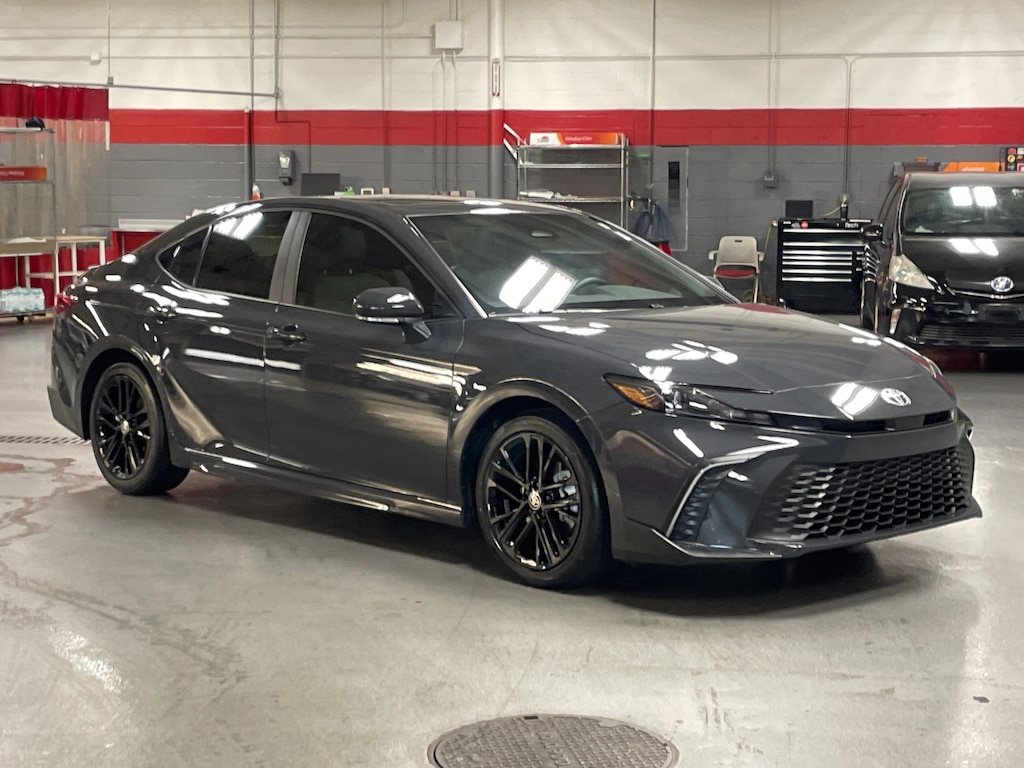 Used 2025 Toyota Camry SE Sedan