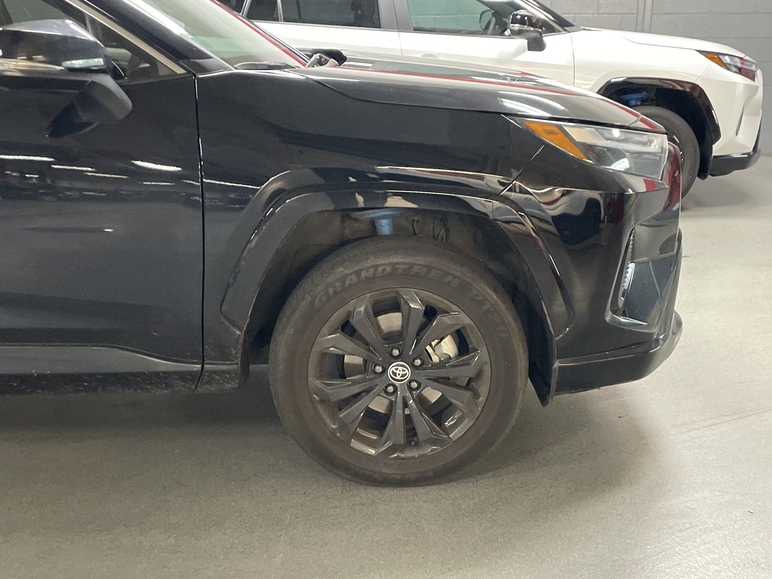 2023 Toyota RAV4 Hybrid SE photo 5