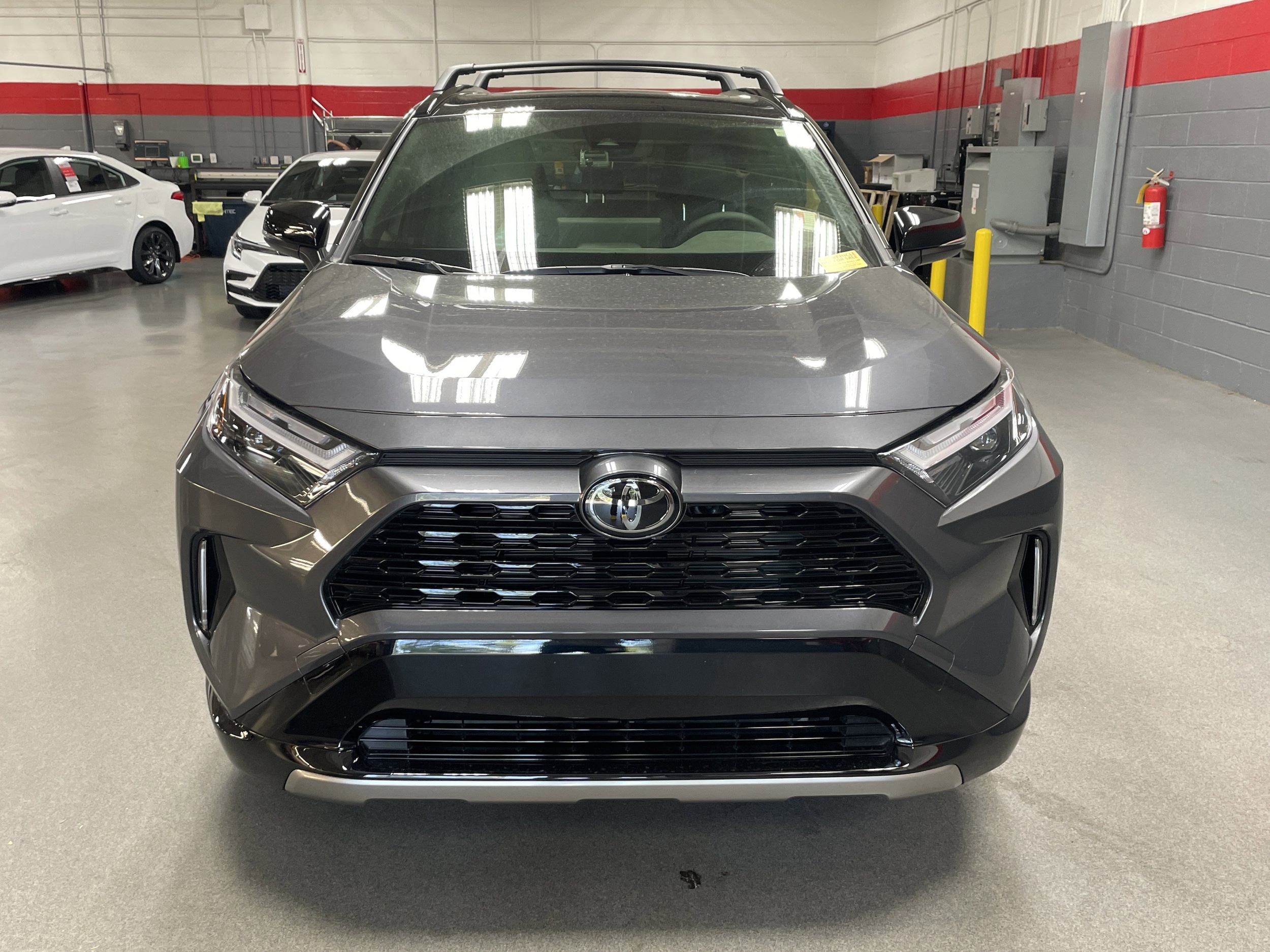 2025 Toyota RAV4 Hybrid XSE photo 2