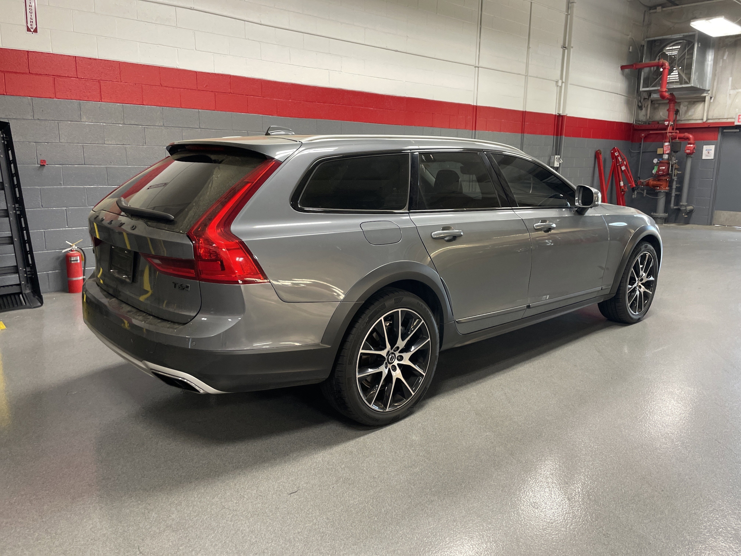2020 Volvo V90 Cross Country photo 6