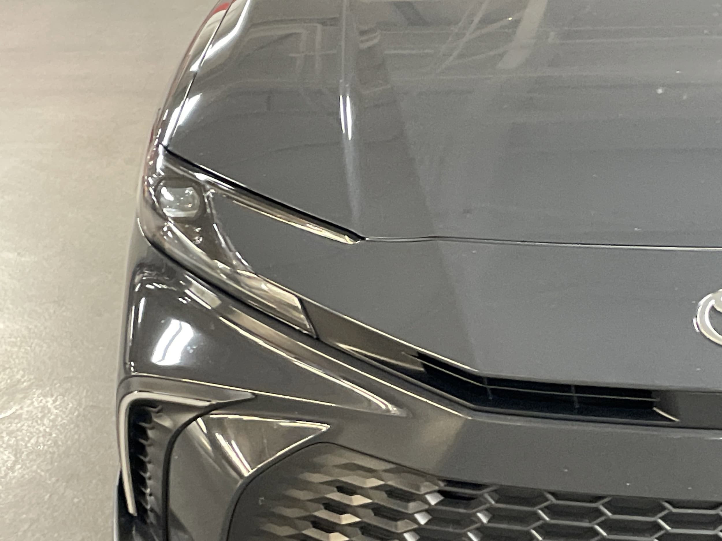 2025 Toyota Camry SE photo 4